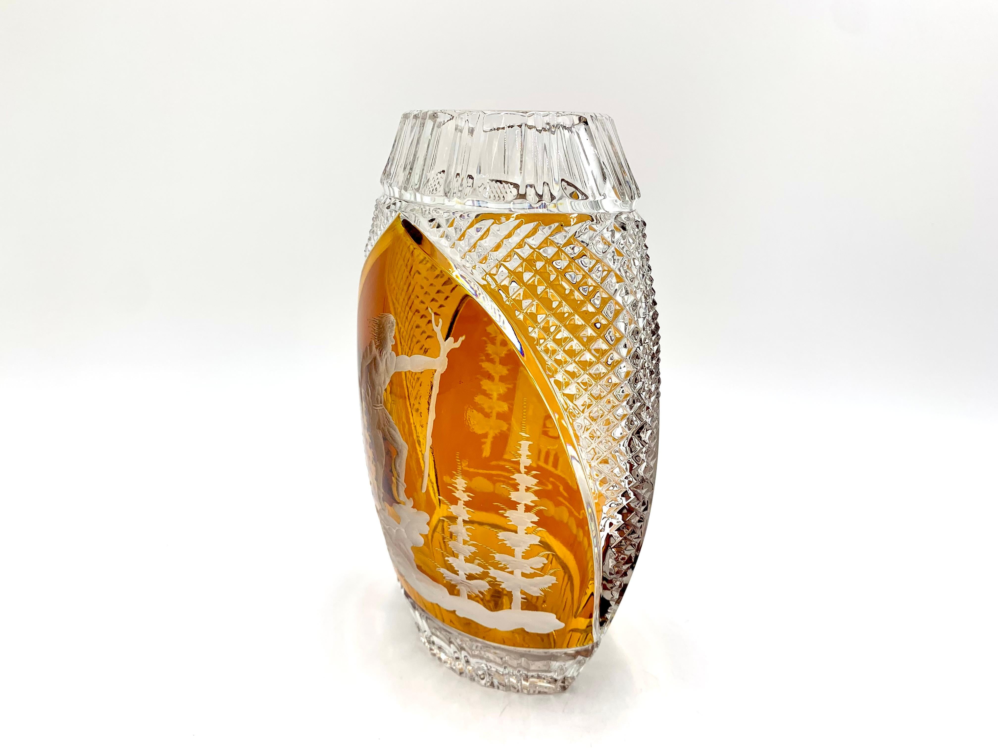 Crystal vase produced by Julia Glassworks in Poland in the 1960s. Very good condition: height 21cm, width 10cm, depth 6cm.