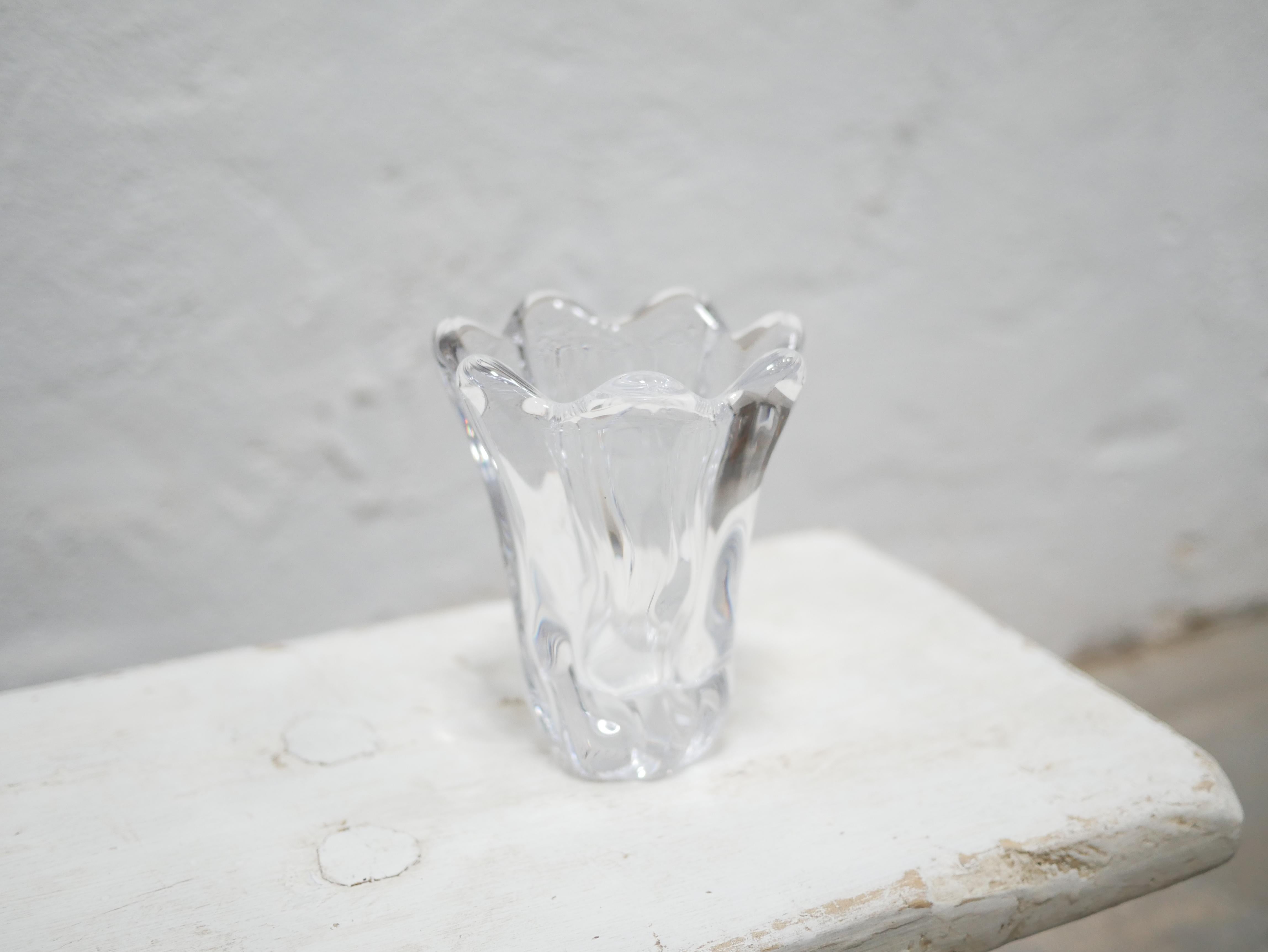 Francese Vaso di cristallo firmato Daum, Francia in vendita