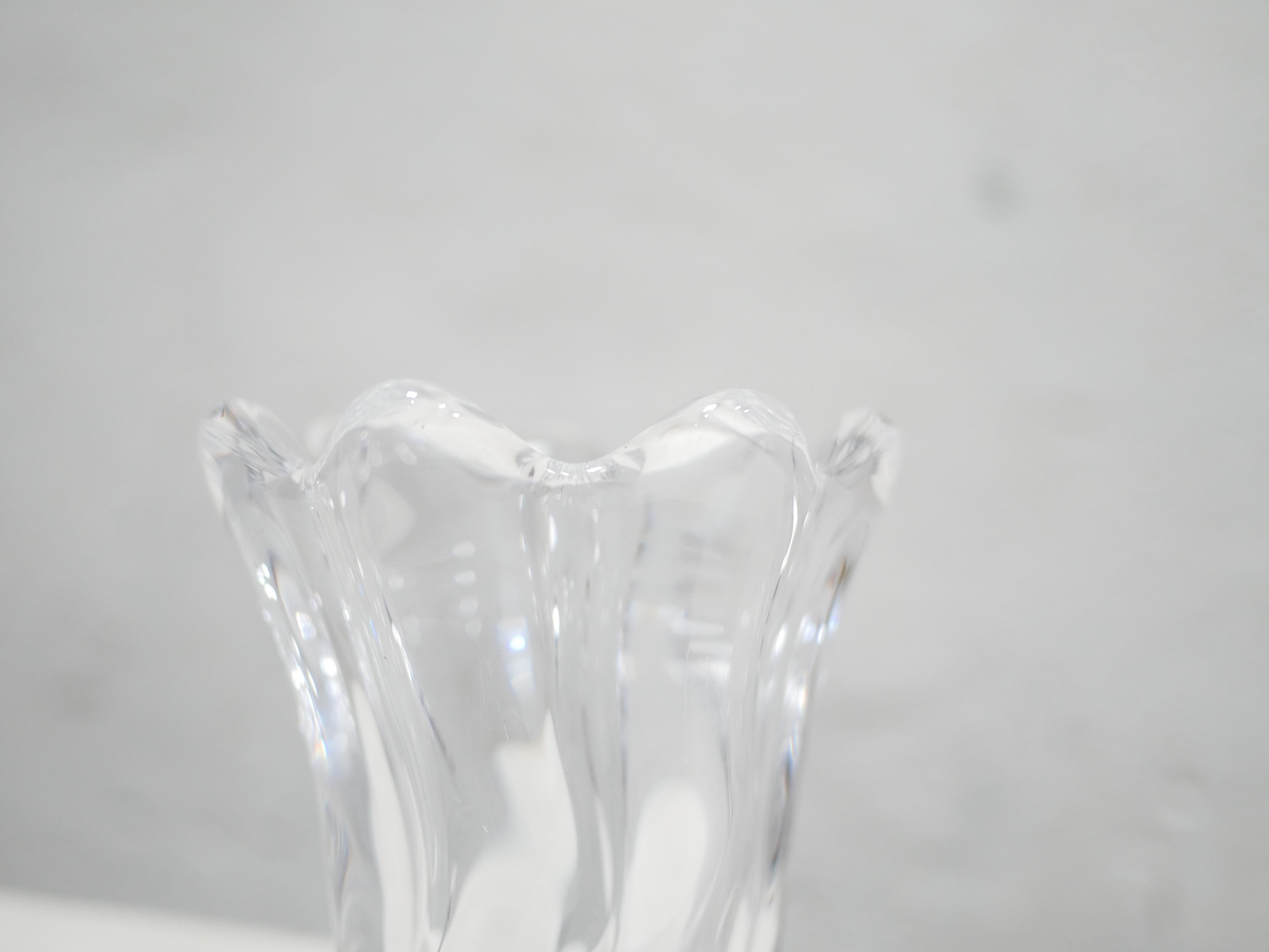 Cristal Vase signé Daum, France en vente