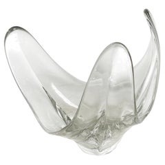 Vide poche en cristal en forme de fleur, France, 1970