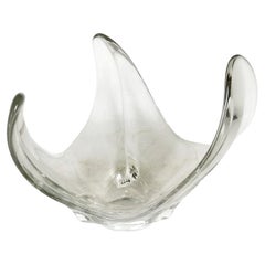 Vide poche en cristal en forme de fleur, France, 1970