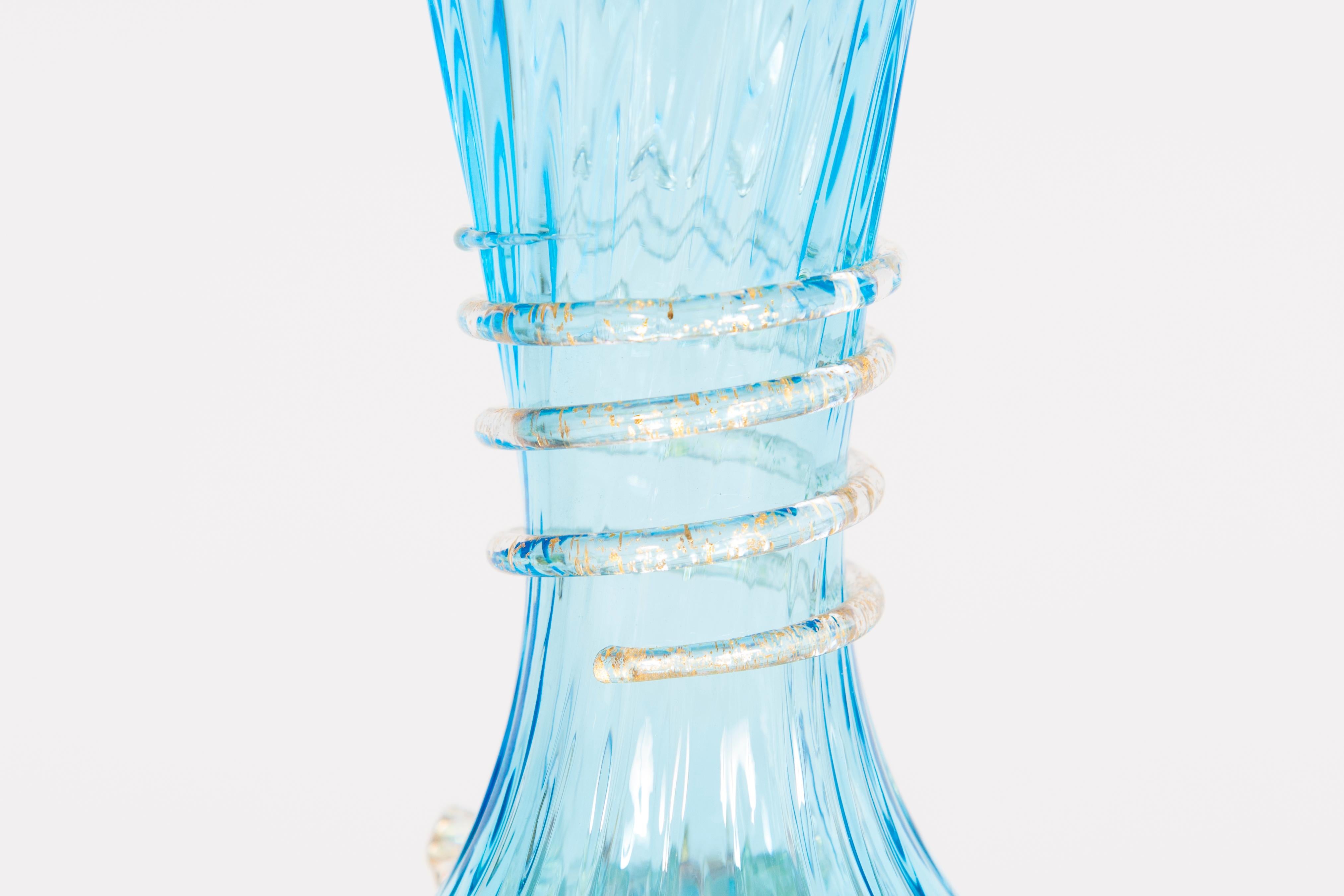 Kristallvase aus Murano Glas mit Blumen und Blattgold Venedig Italien 1970er Jahre (Gold) im Angebot