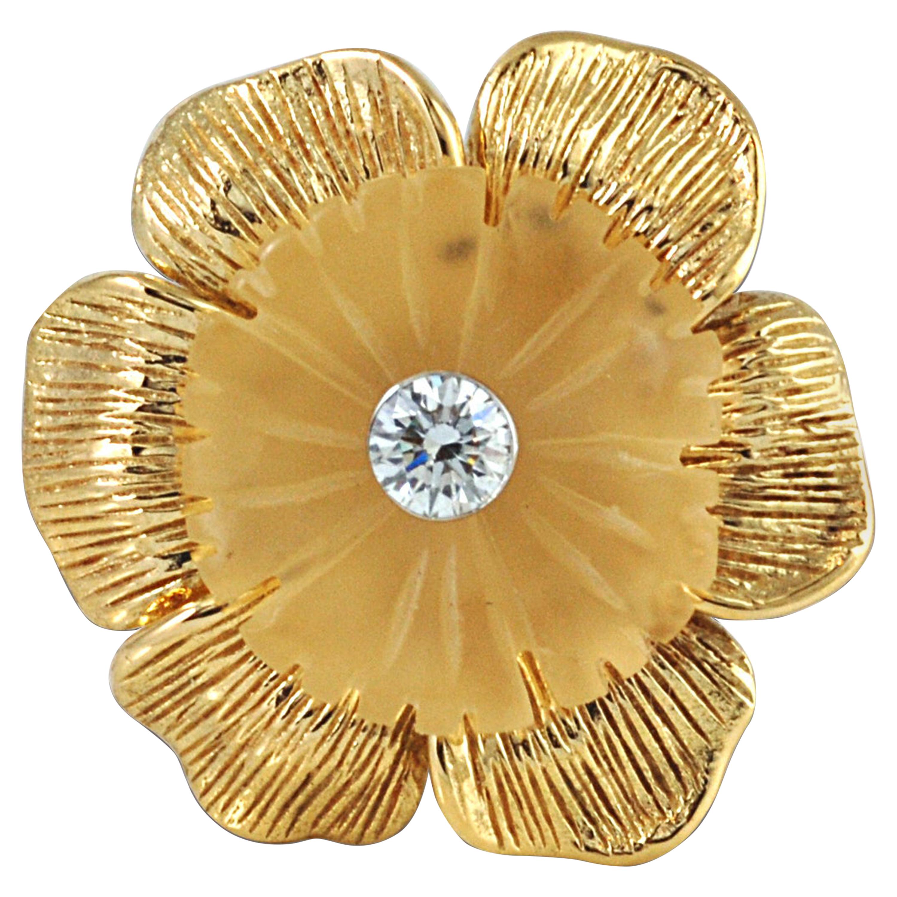 Carve Quartz with Diamond Flower Rings Set in 18 Karat Gold Settings For Sale