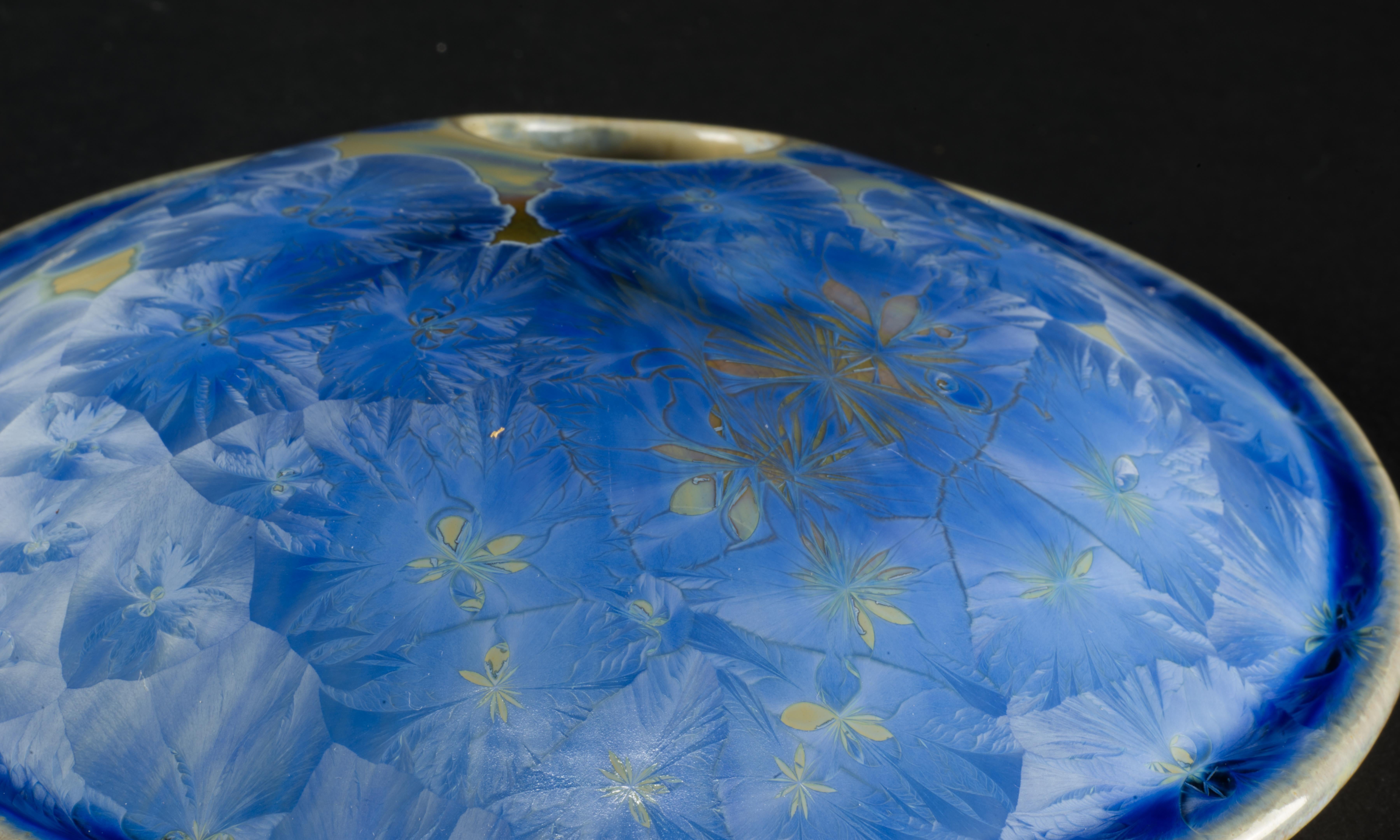 Vase Ikebana en céramique à glaçure cristalline, bleu, American Studio Pottery, 2003 en vente 4