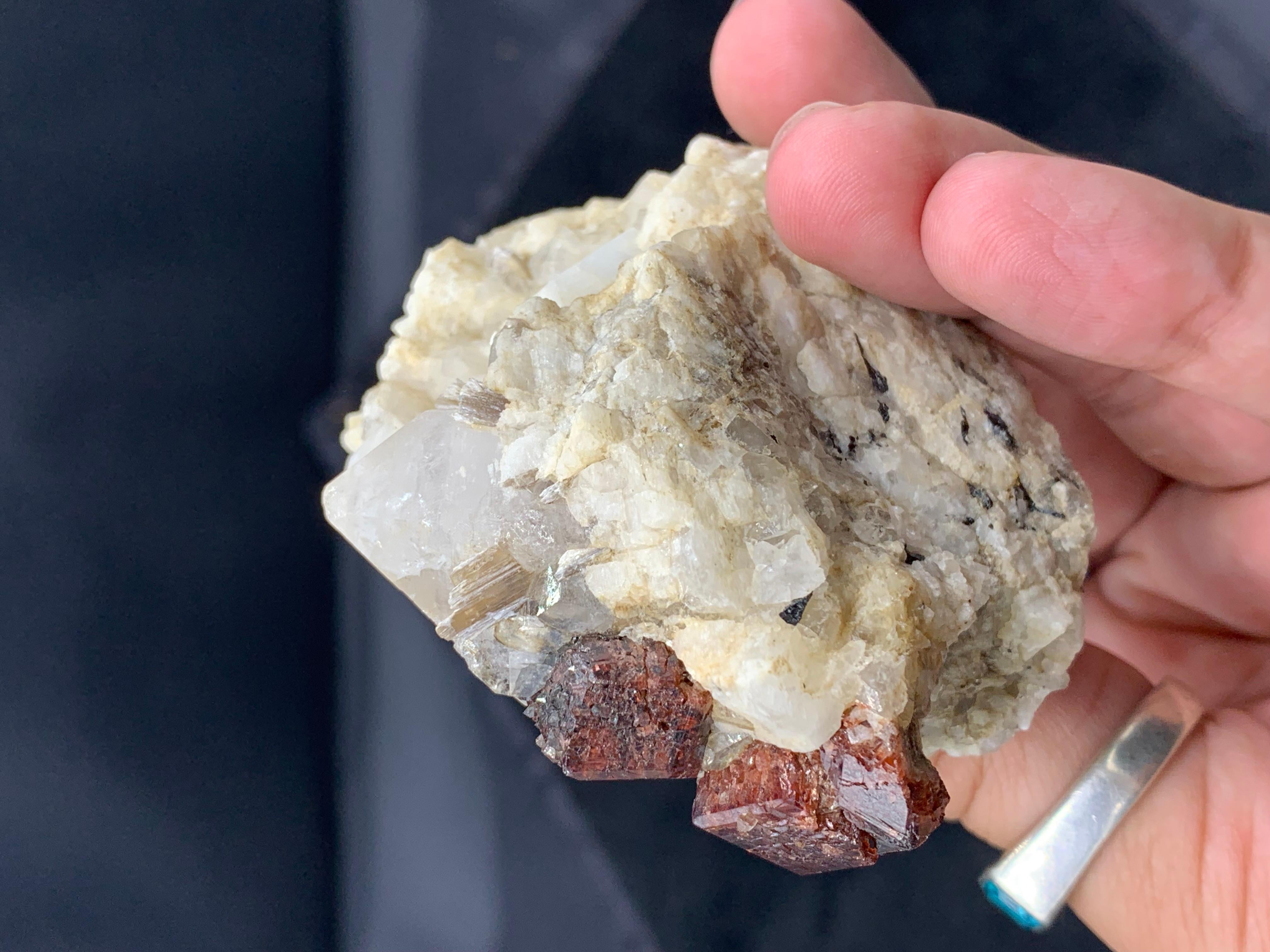 Crystalline Trio Of Spessartite Garnet Crystals On Albite Matrix From Pakistan In Good Condition For Sale In Peshawar, PK