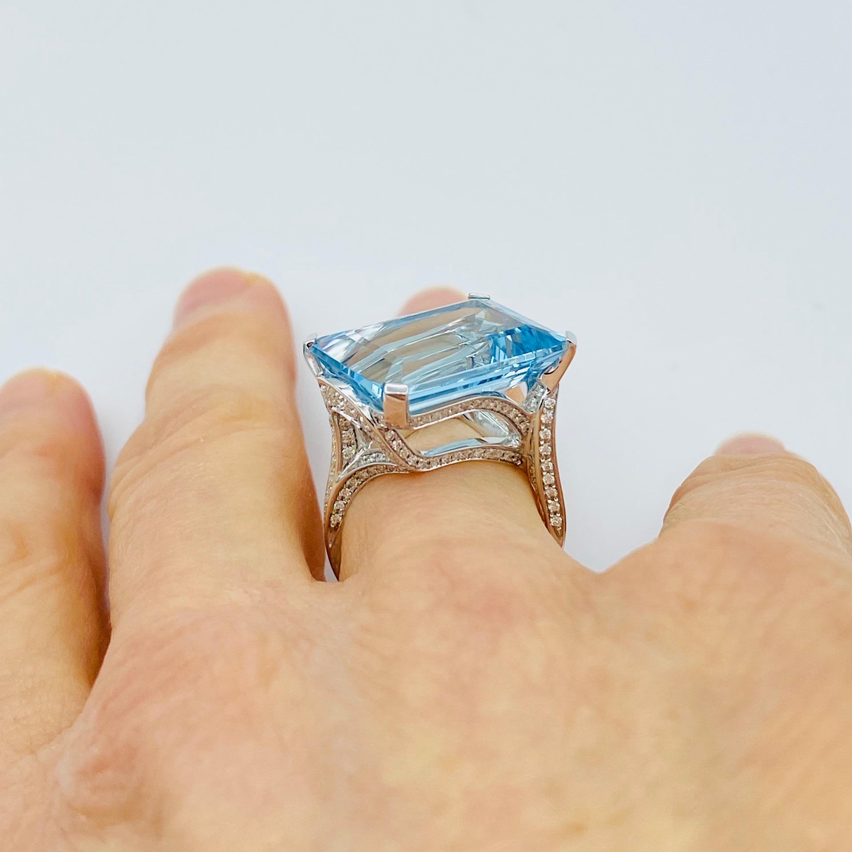 Ct 13.17 Aquamarine White Diamond Cocktail 18Kt Gold Made in Italy Ring For Sale 5
