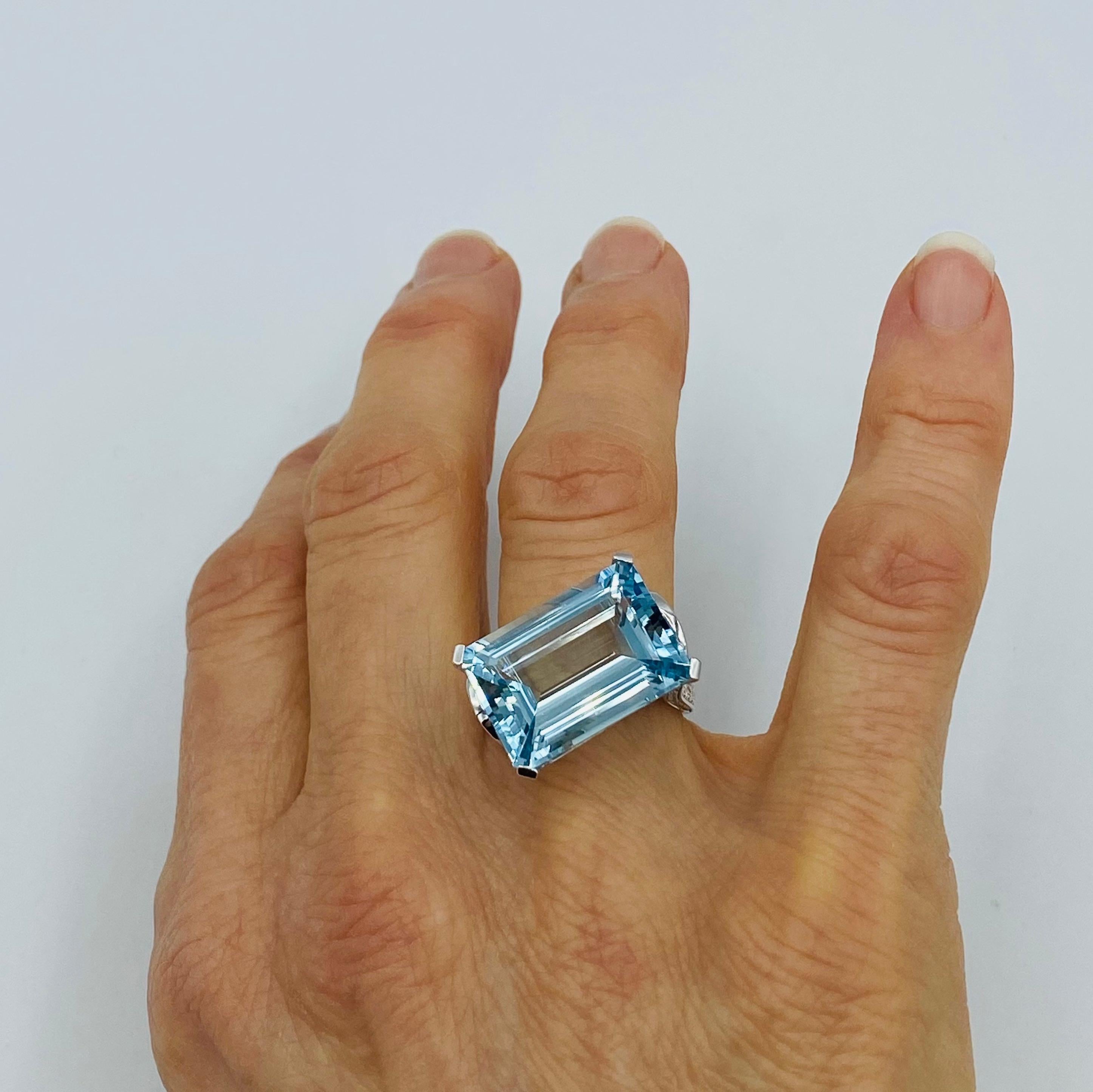 Emerald Cut Ct 13.17 Aquamarine White Diamond Cocktail 18Kt Gold Made in Italy Ring For Sale