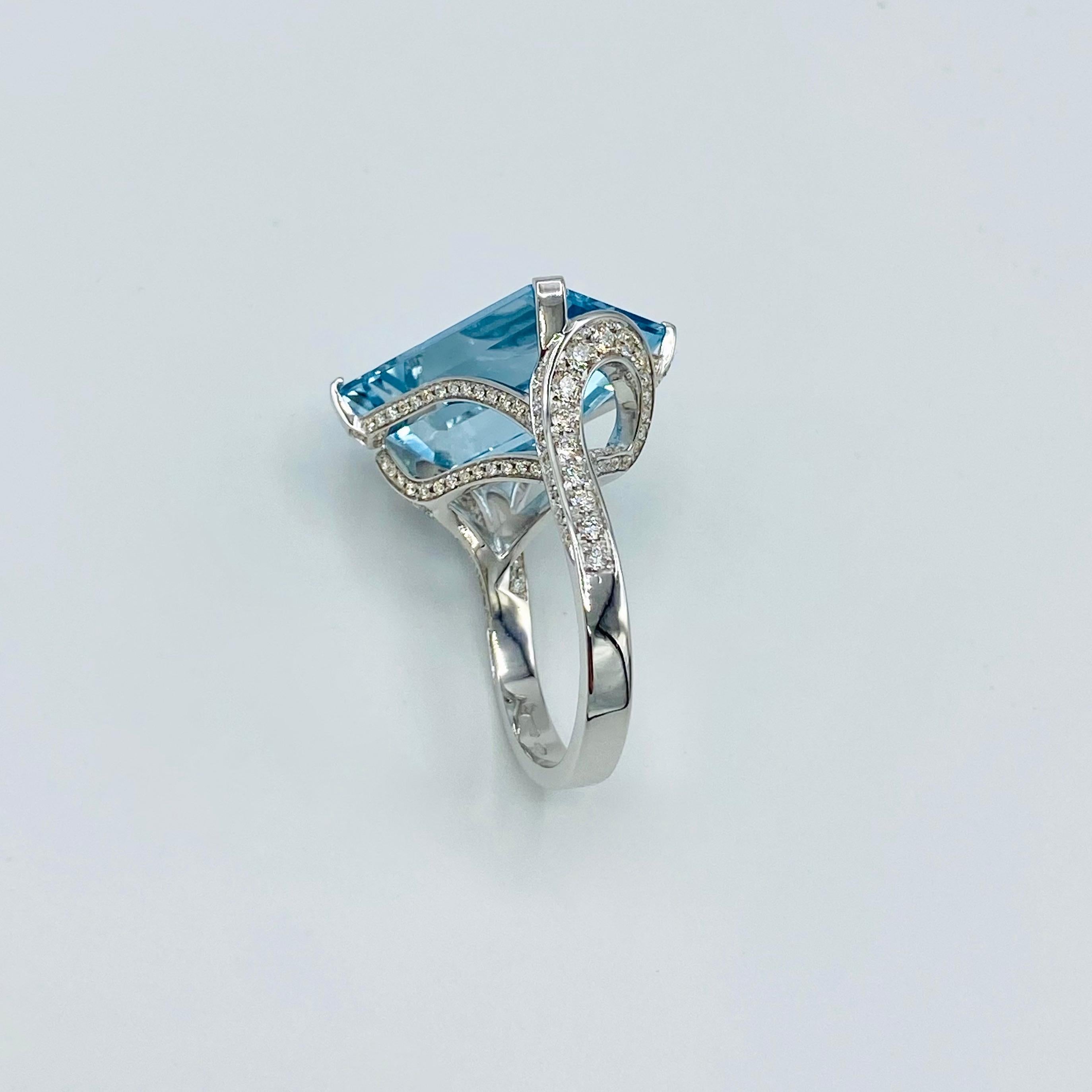 Ct 13.17 Aquamarine White Diamond Cocktail 18Kt Gold Made in Italy Ring For Sale 1