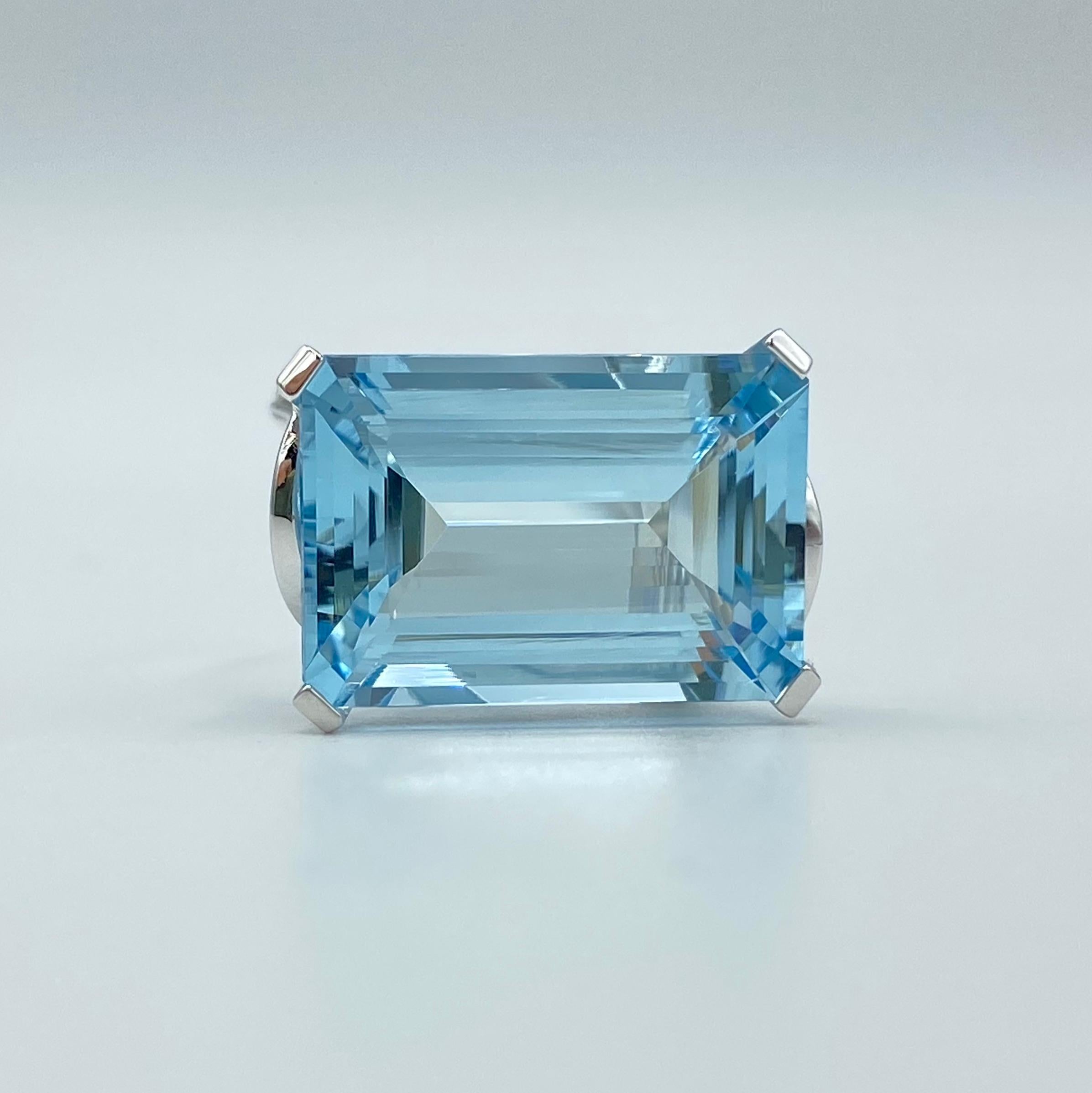 Ct 13.17 Aquamarine White Diamond Cocktail 18Kt Gold Made in Italy Ring For Sale 2