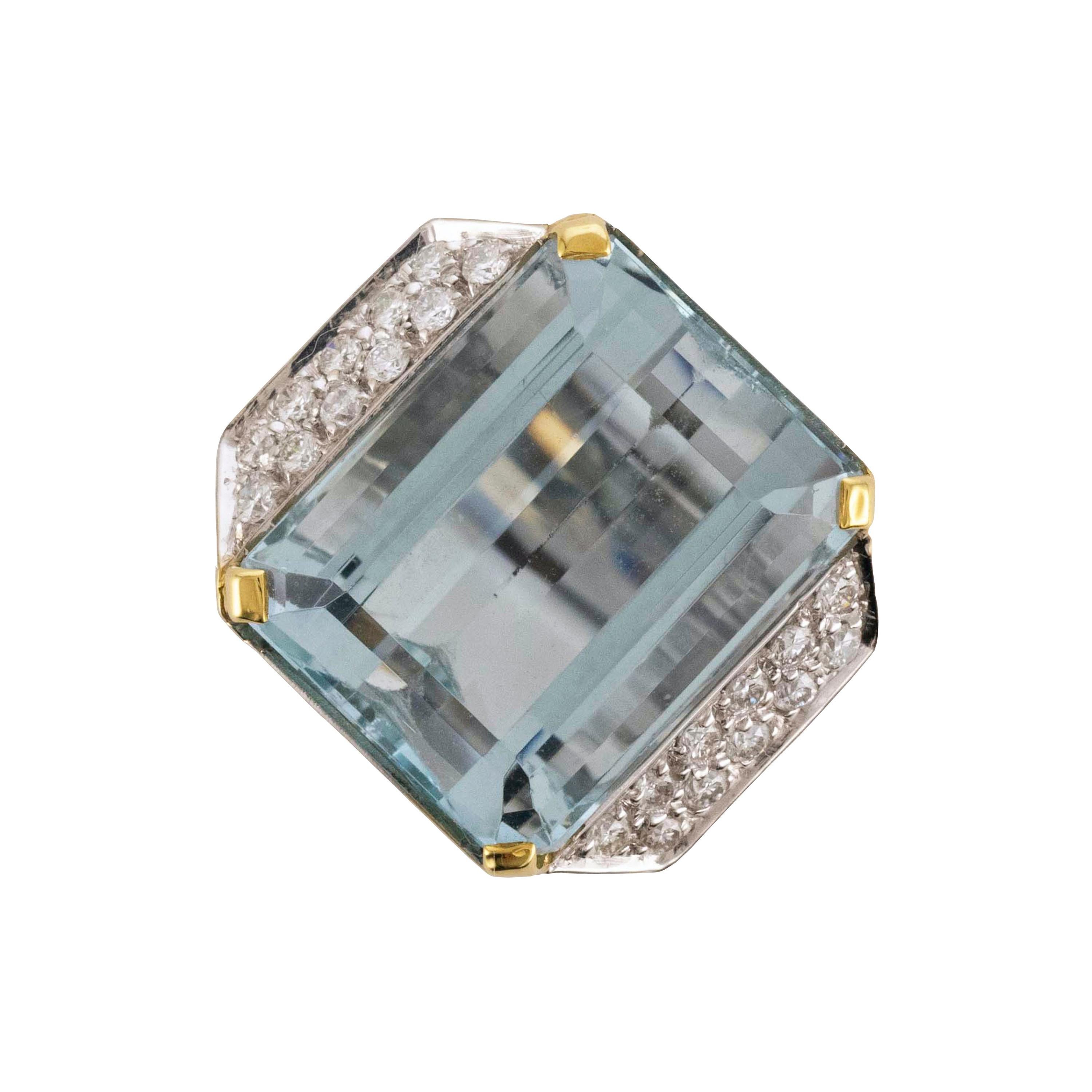 Ct 15.64 Aquamarine and Diamonds 18 Kt Gold Cocktail Ring For Sale