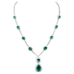 Ct 32, 40 of Zambia Emeralds and Diamonds on Necklace in Gold