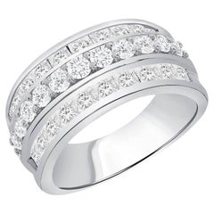 Ct. Tw. Bague pour homme en diamants ronds et taille princesse