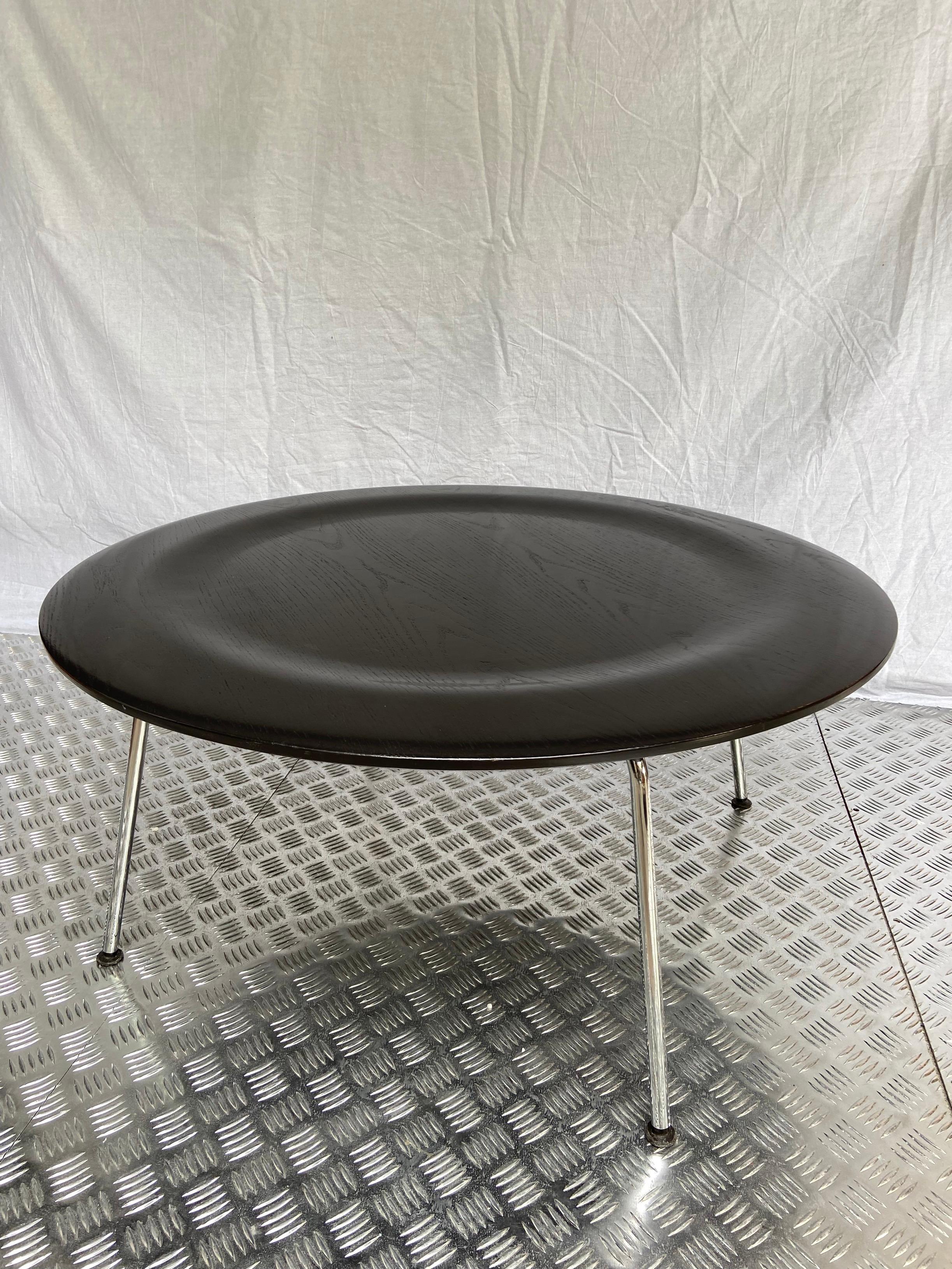 CTM coffee table - Charles and Ray Eames - Circa 1970
Molded plywood from dark ash and chrome steel
Herman Miller Edition
Measures: H39xD87.