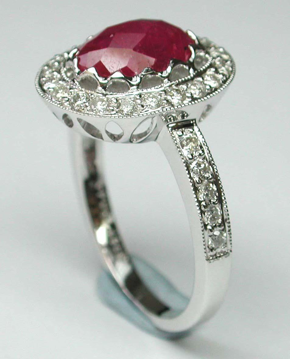 Cts 1.86 Ruby Diamond Engagement Ring en vente 1