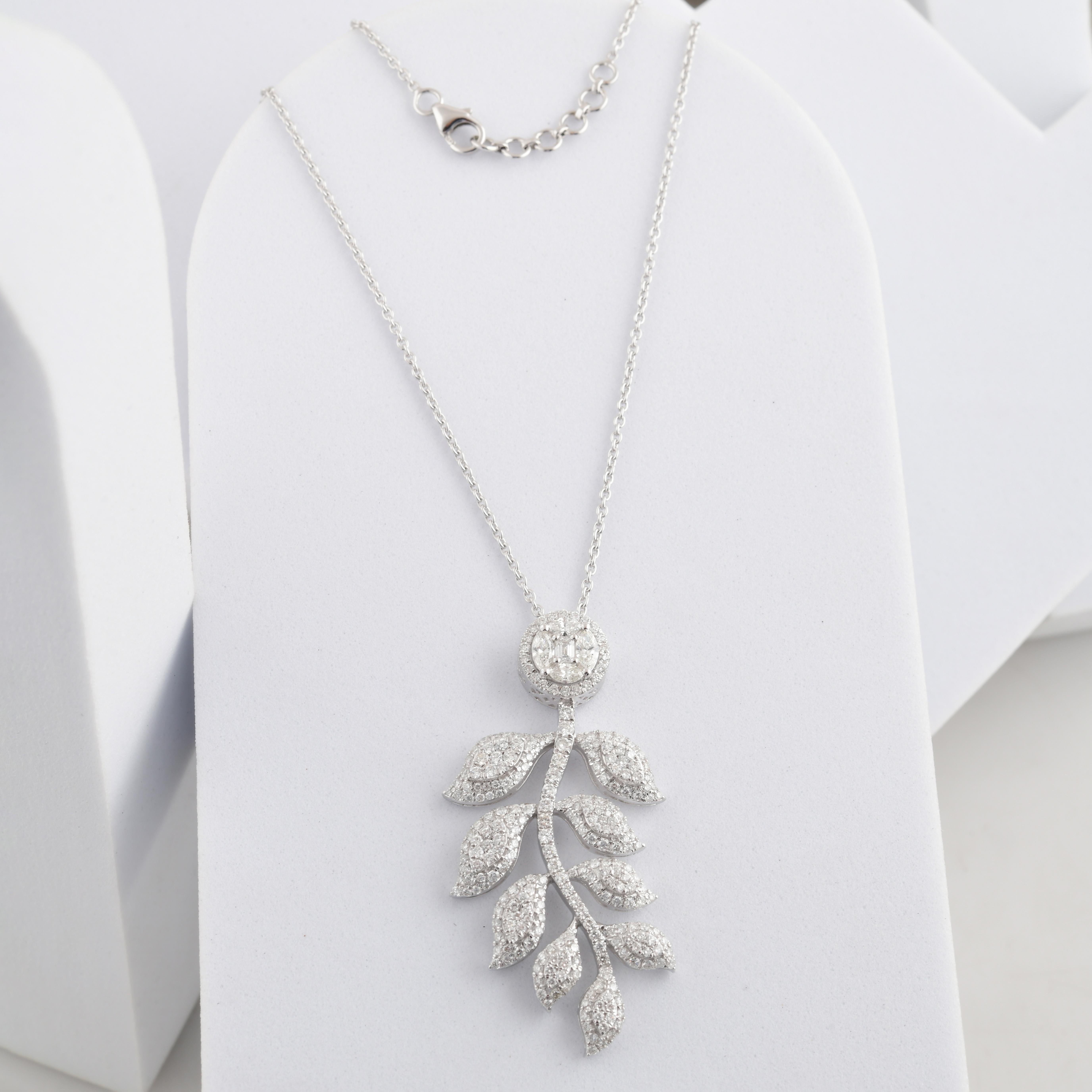 CTW 2.82 SI Clarity HI Color Diamond Pave Floral Pendant Necklace 14k White Gold For Sale 1