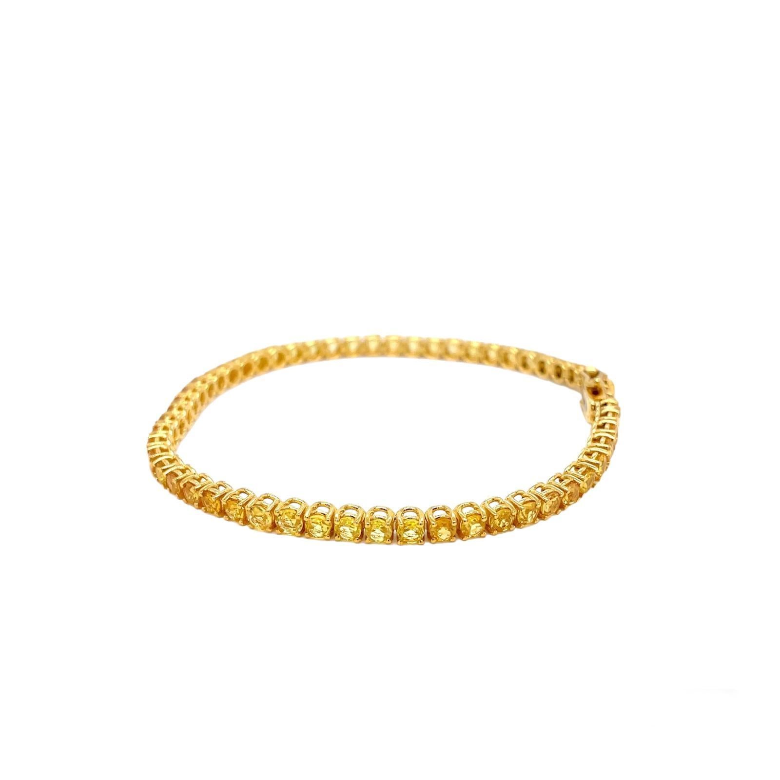 Fabelhaftes, wichtiges, brandneues Armband aus massivem 9-karätigem Gelbgold, besetzt mit 6,50 Karat natürlichen gelben Saphiren im Rosenschliff, mit einem Gewicht von je 0,12 Karat (3,4 mm).
Dieses Stück wird in unseren Labors entworfen und