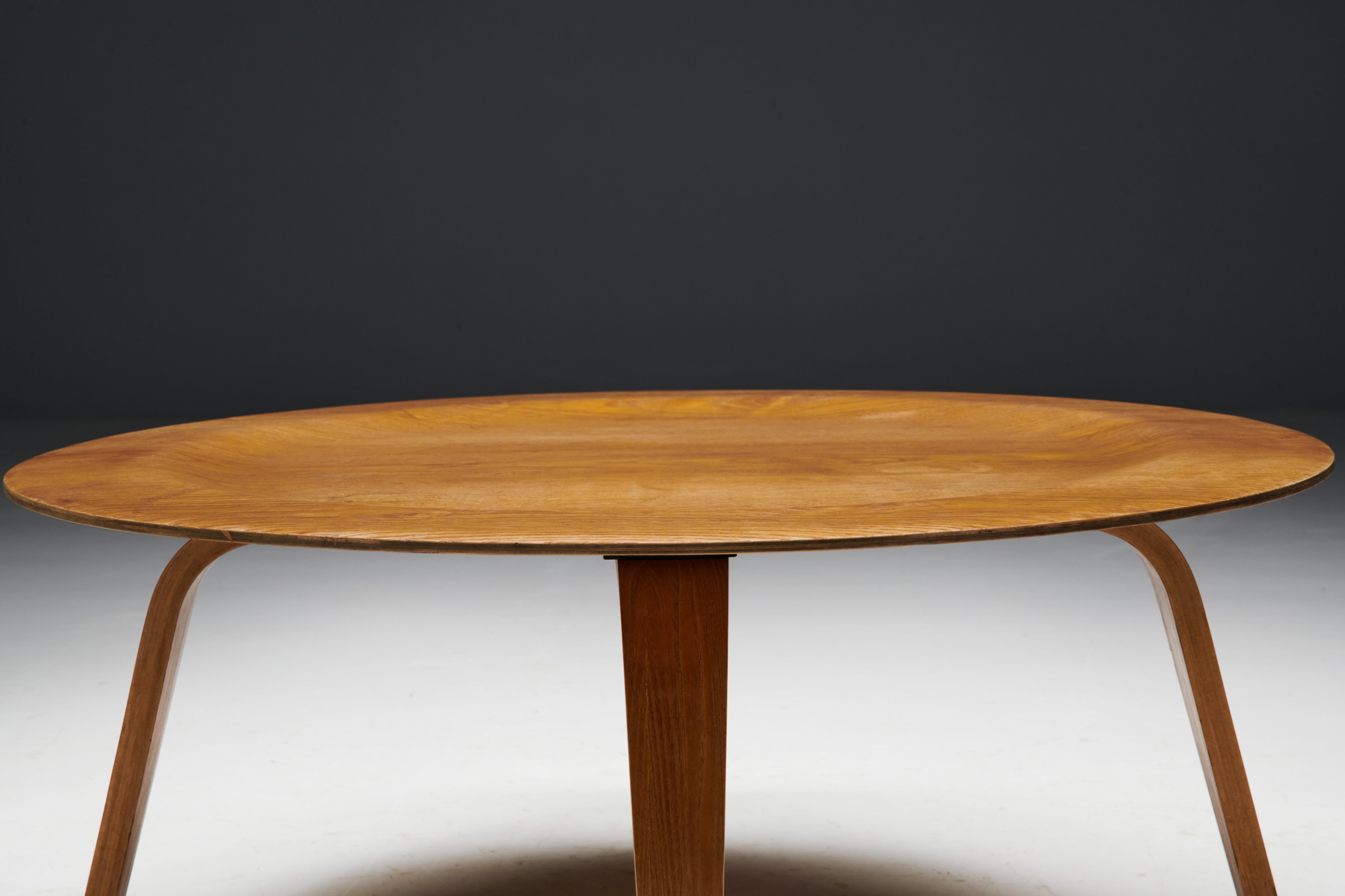 CTW Coffee Table by Charles and Ray Eames, United States, 1940s For Sale 1