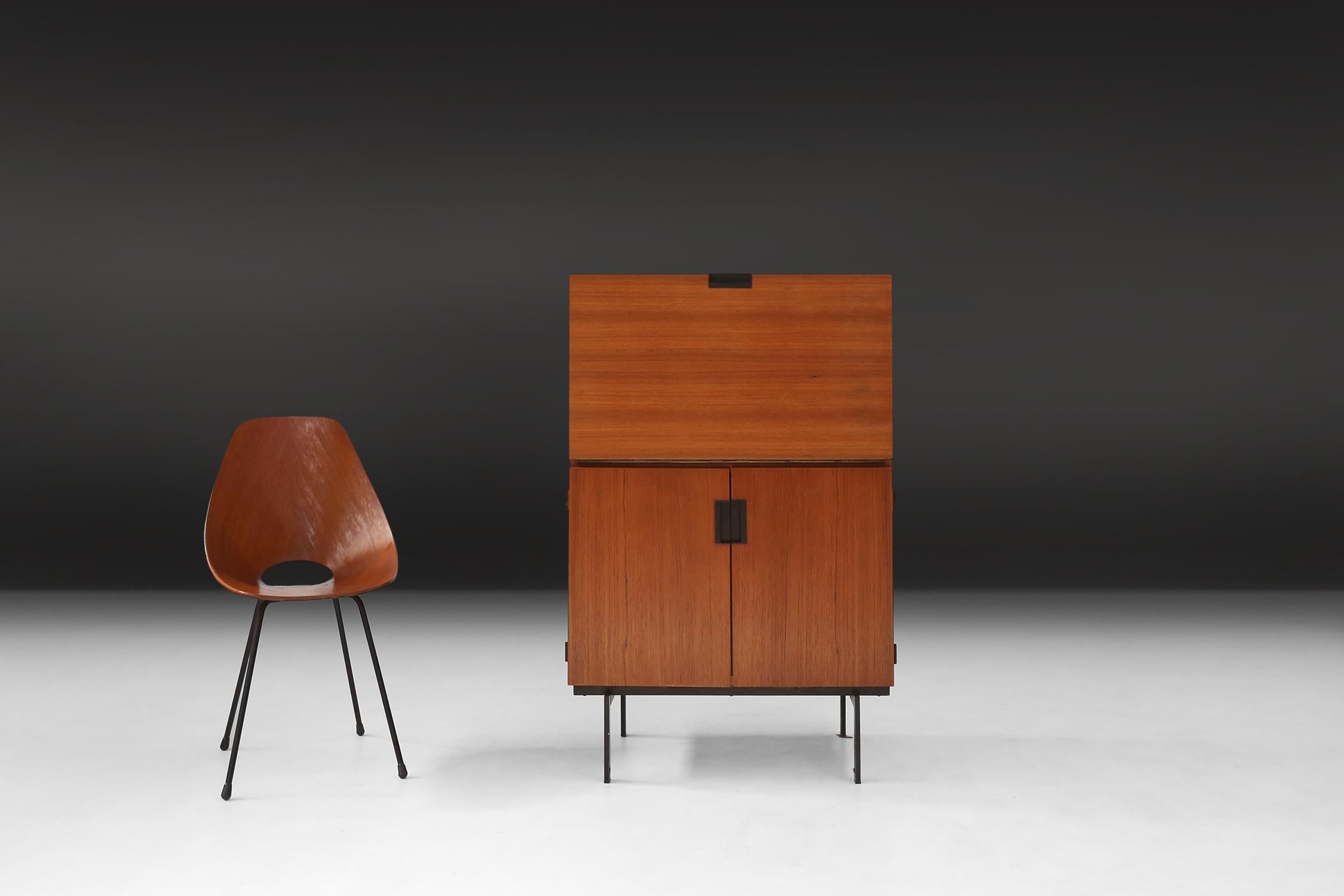 Cabinet designed by the Dutch designer Cees Braakman in 1958 for Pastoe. This cabinet of the Japanese series is made of teak wood, a black metal base.
Has some small user damage on the top and on the side.