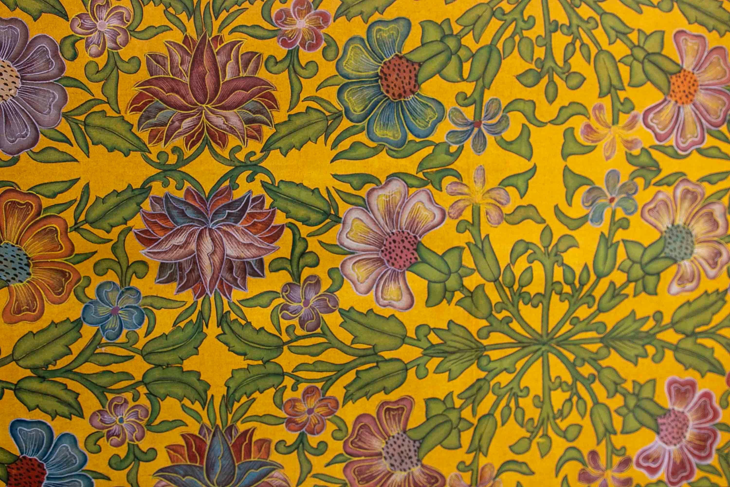 Cuadro De Flores Pintado a Mano Sobre Tela Años 1970 En Tonos Amarillos For Sale 5