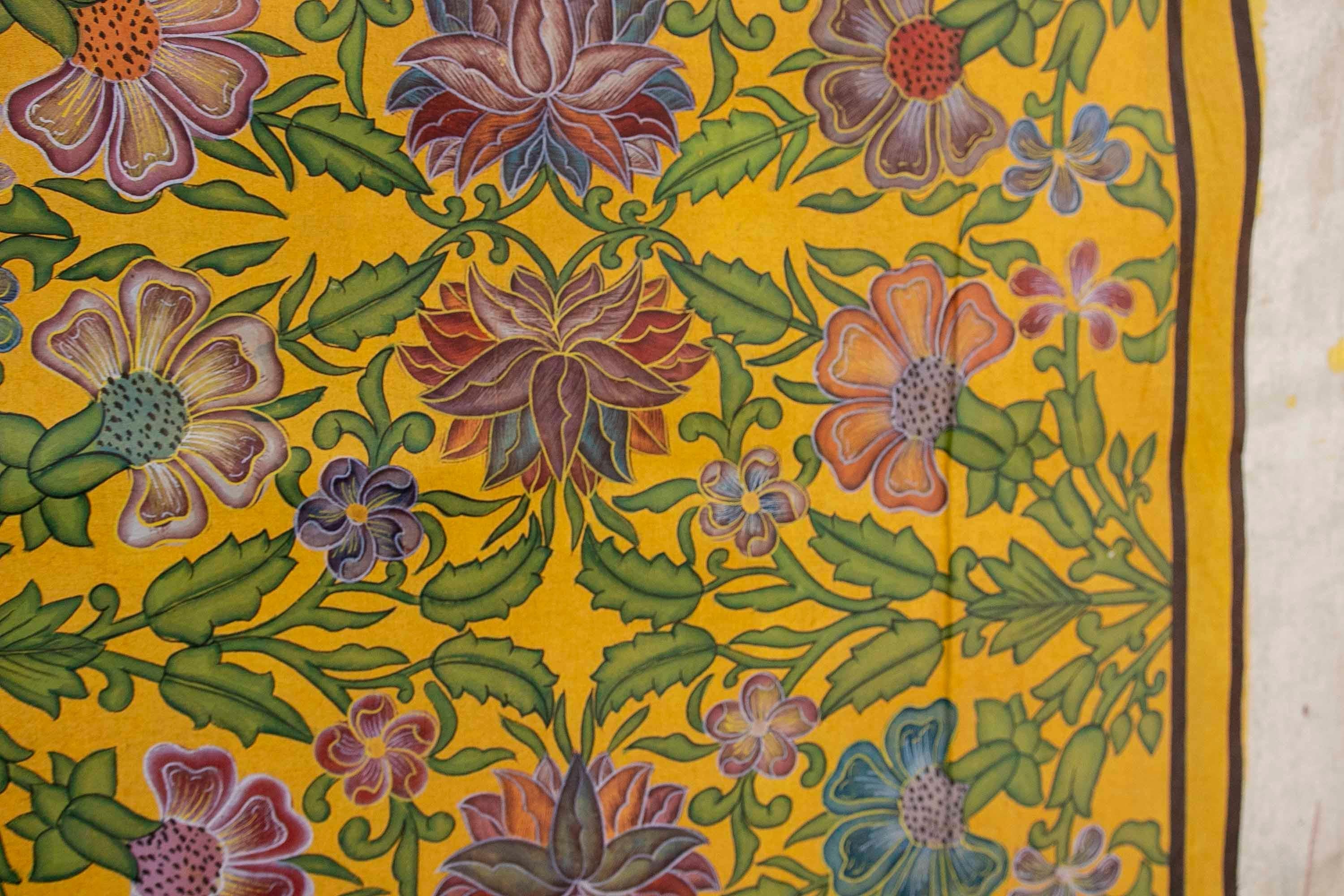 Cuadro De Flores Pintado a Mano Sobre Tela Años 1970 En Tonos Amarillos For Sale 8