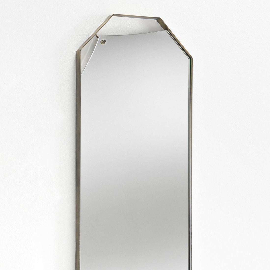Espejo Cuadro rectangular con latón macizo
Marco en acabado vintage y con cristal de espejo biselado.
 