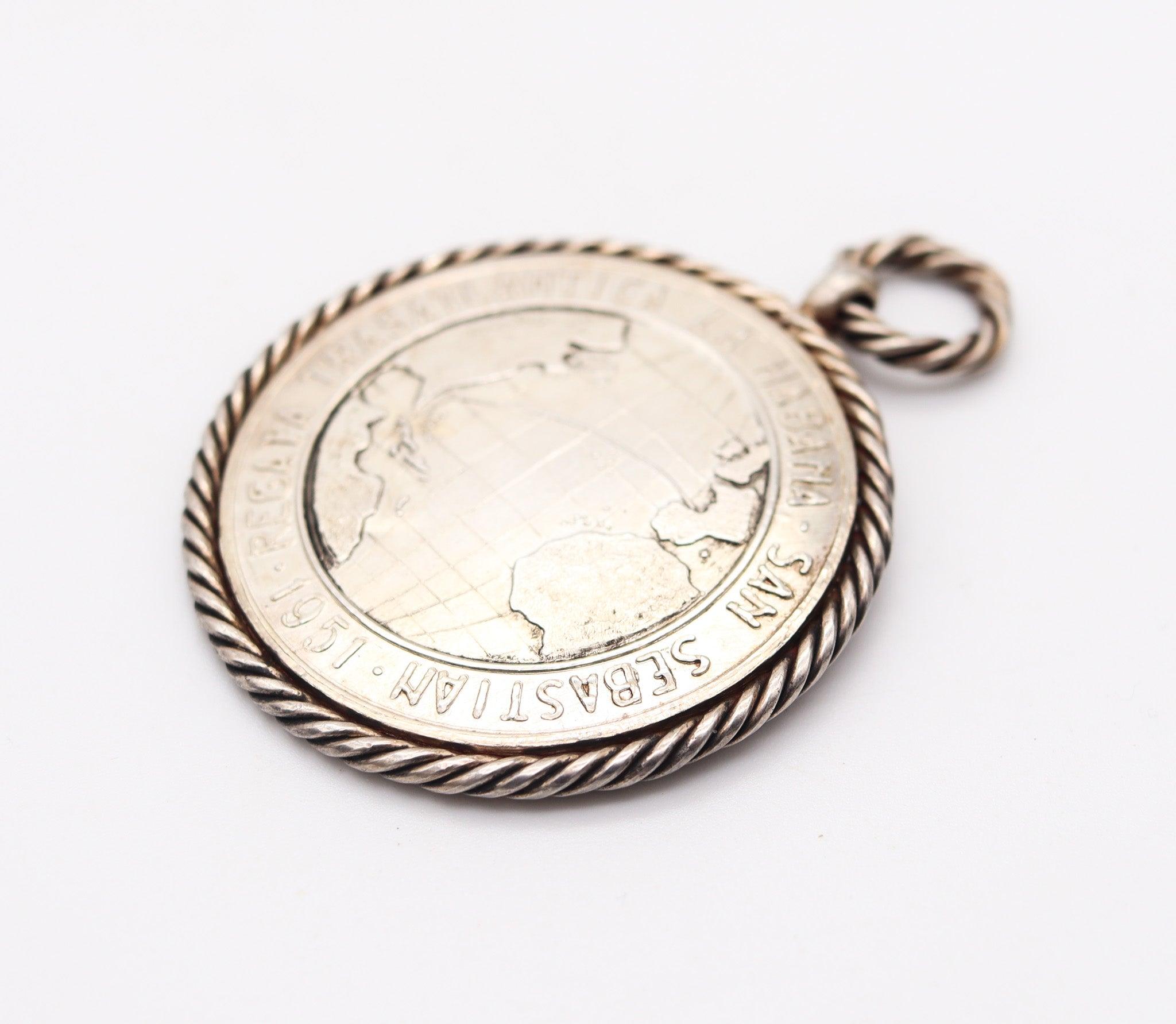 CUBA 1951 Nautical Club San Sebastian Médaille de régate émaillée en argent massif Excellent état - En vente à Miami, FL