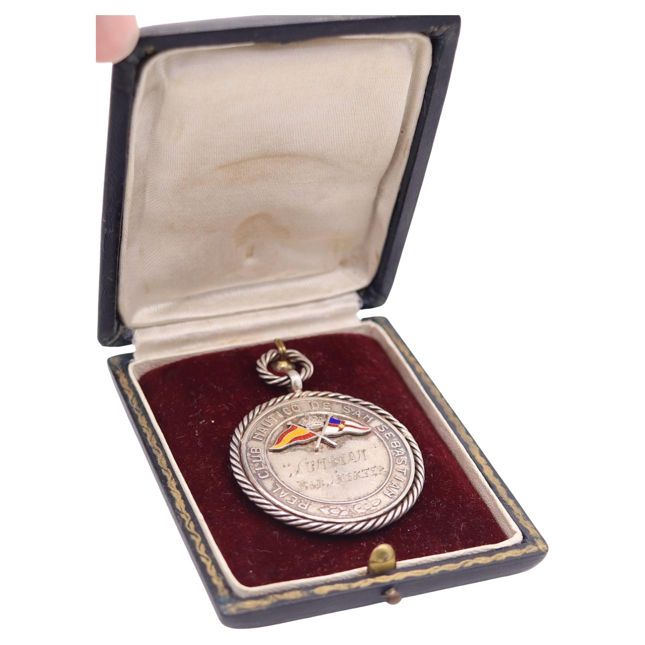 CUBA 1951 Nautical Club San Sebastian Médaille de régate émaillée en argent massif en vente