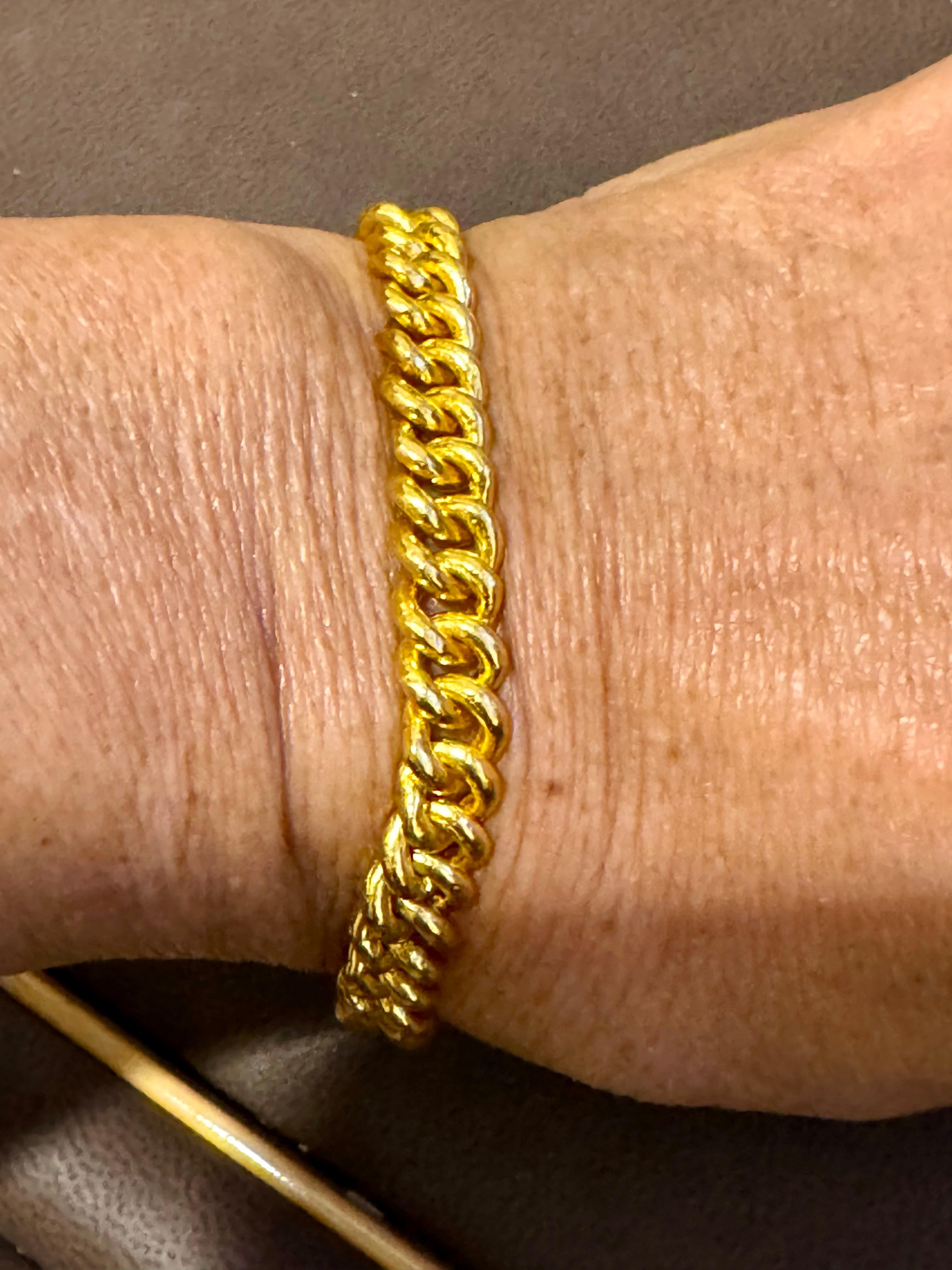 Handgefertigt 24 Karat  Reines Gelbgold Gliederarmband, 46,8 Gramm, Länge 8 Zoll
8 Zoll langes Armband
Schönes Gliederarmband, ein seltenes Armband aus reinem Gold 
Das Gewicht des Armbands beträgt 46,8  Gramm . Über 1,5 Oz reines Gold
Gestempelt