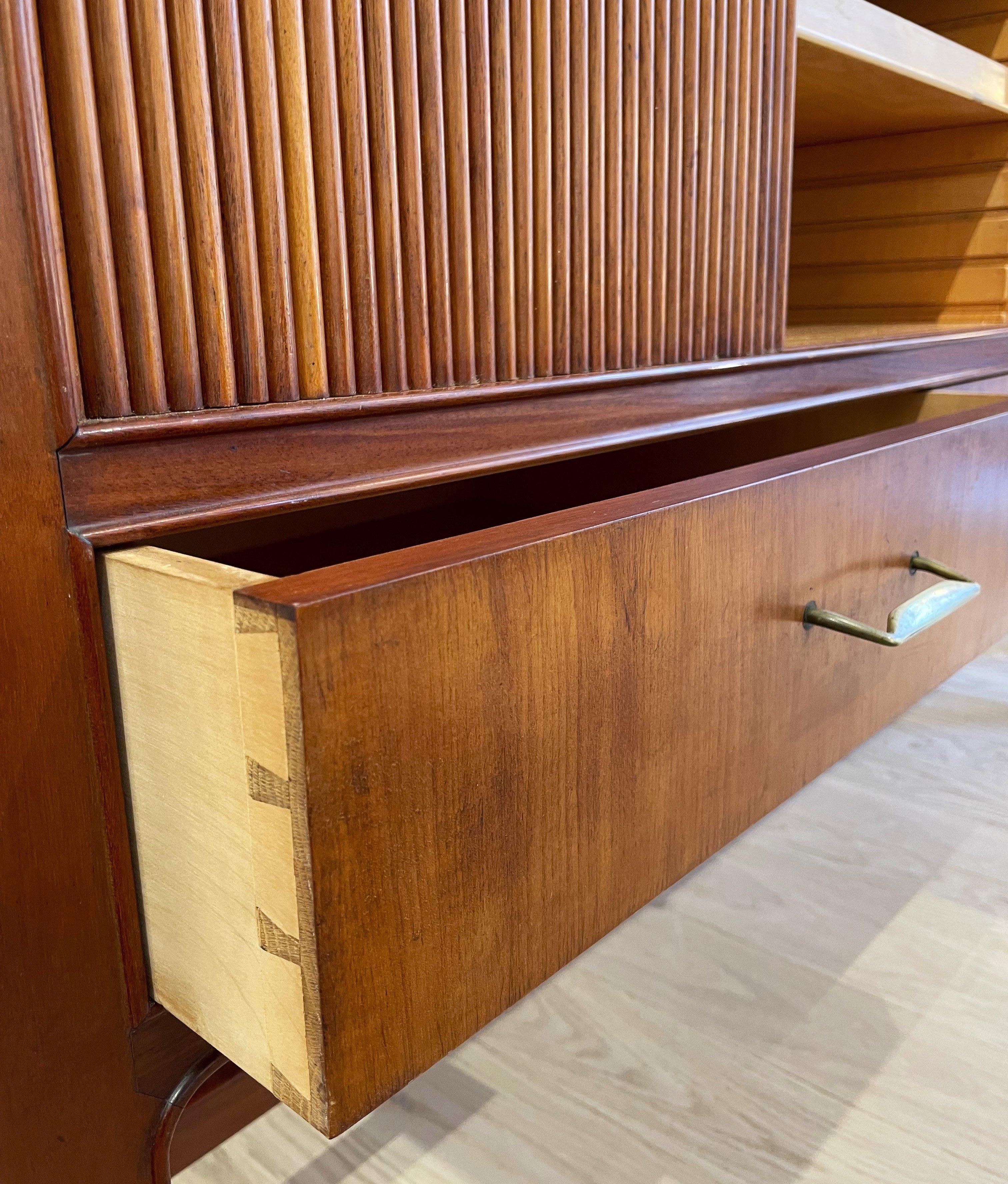 Armadio cubano in mogano di William Watting per William Watting Furniture in vendita 1