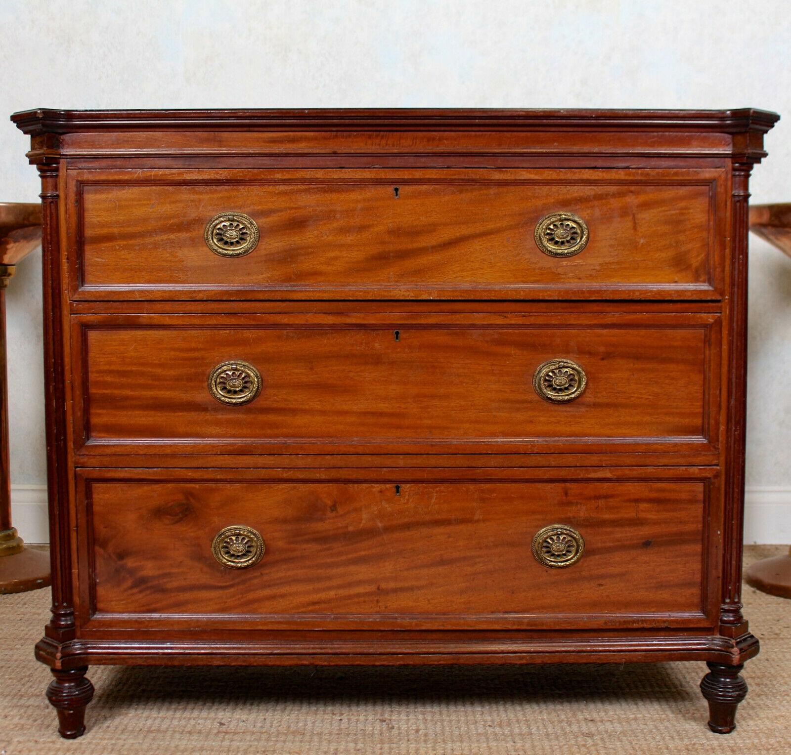 English Cuban Mahogany Chest of Drawers Hindley Wilkinson, 19th Century For Sale
