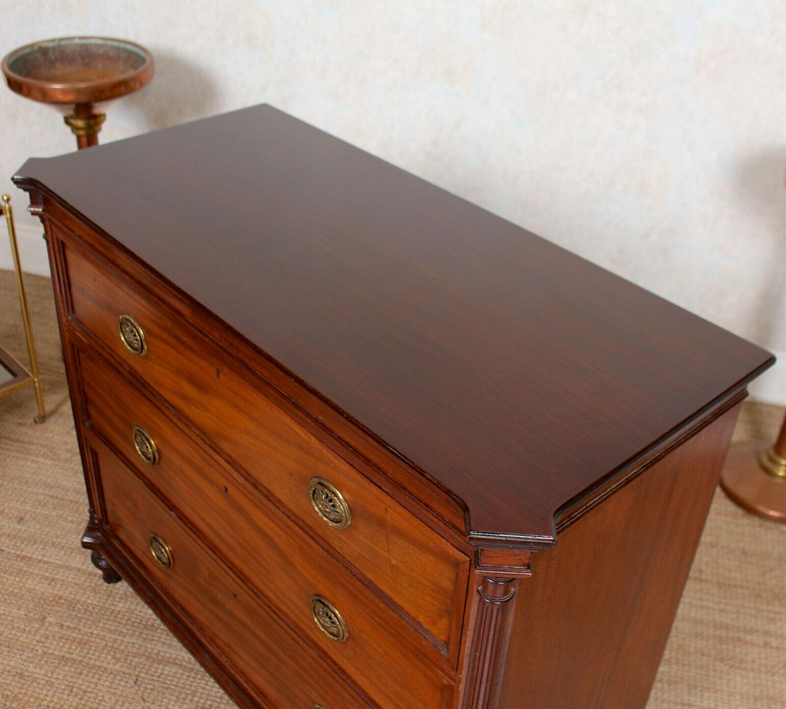 Cuban Mahogany Chest of Drawers Hindley Wilkinson, 19th Century For Sale 1