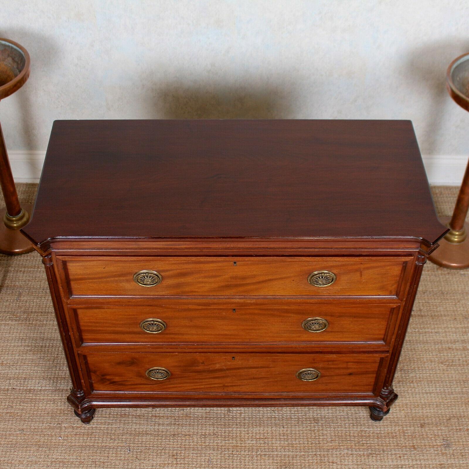 Cuban Mahogany Chest of Drawers Hindley Wilkinson, 19th Century For Sale 3