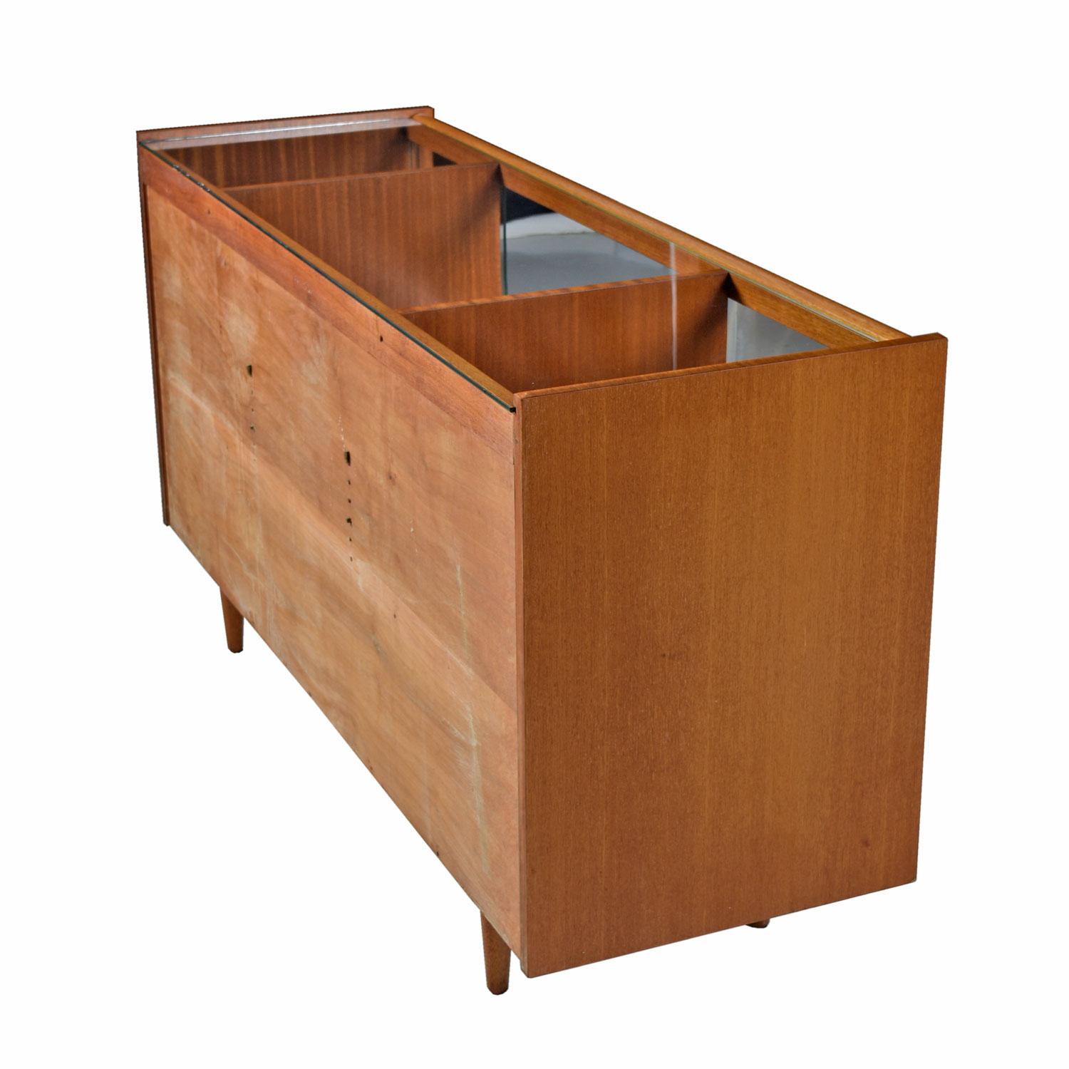 Cuban Mahogany & Glass Display Cabinet Credenza John Keal 'Attr.' Brown Saltman In Excellent Condition In Chattanooga, TN