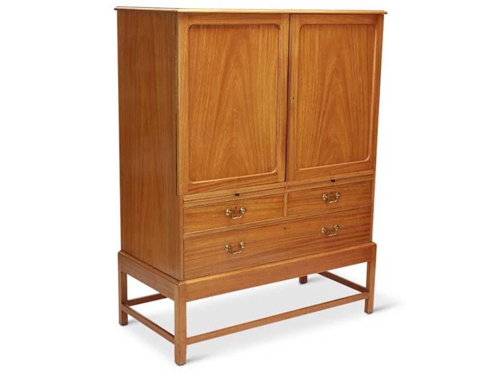 Cuban Mahognay Cabinet by Kaare Klint
Dimensions: 47