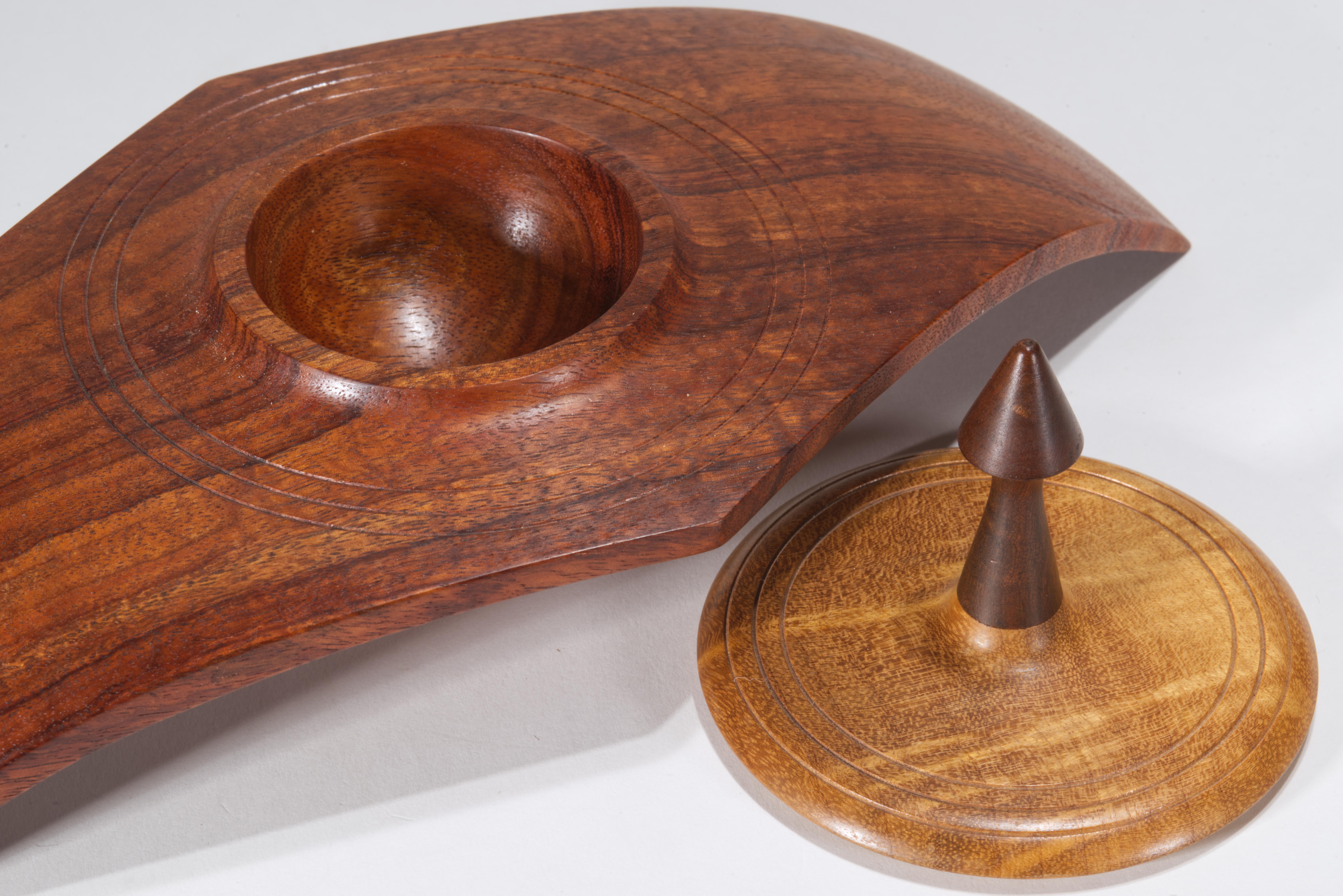 XXI secolo e contemporaneo Scatola scultorea in Wood Wood con coperchio, Studio A in vendita
