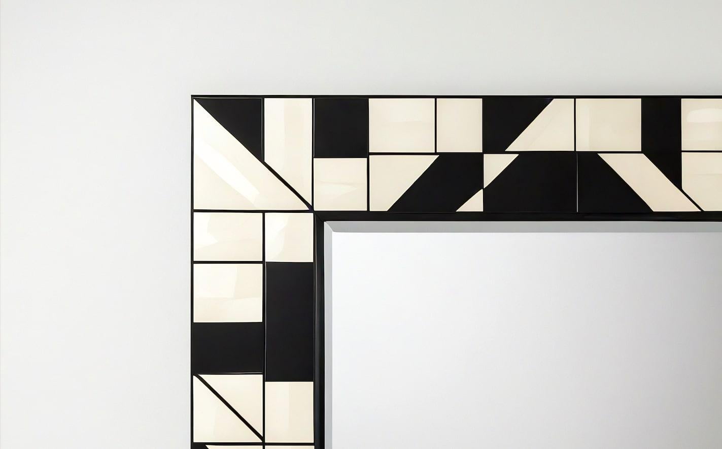 Eleva tu Space con Elegancia Intemporal

Transforma tus interiores con la cautivadora belleza de nuestro espejo de pared inspirado en el cubismo, una exquisita fusión de artesanía tradicional y sofisticación moderna. Este espejo, diseñado para ser