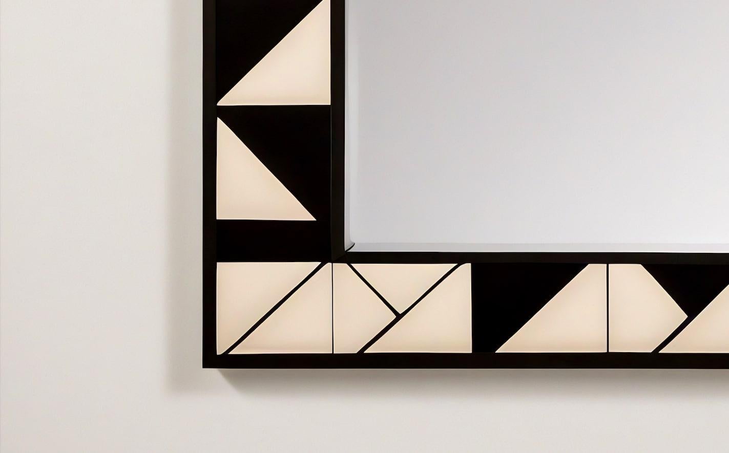 Incrusté Cube : Miroir mural noir et blanc inspiré du cubisme, fabriqué à la main par des artisans en vente