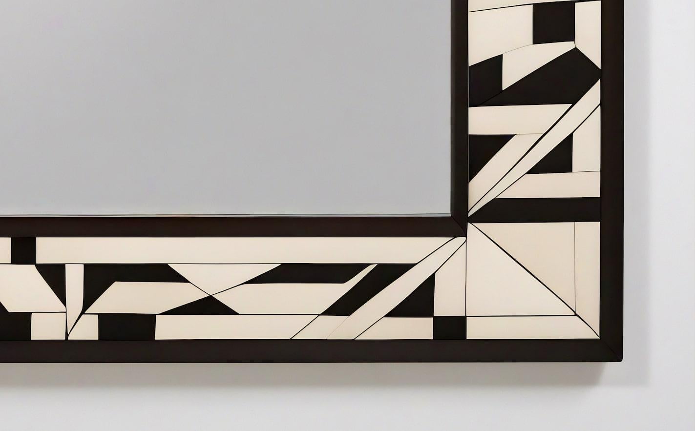 Cube : Specchio da parete in bianco e nero ispirato al cubismo, realizzato a mano in modo artigianale In condizioni Nuovo in vendita a New York, NY