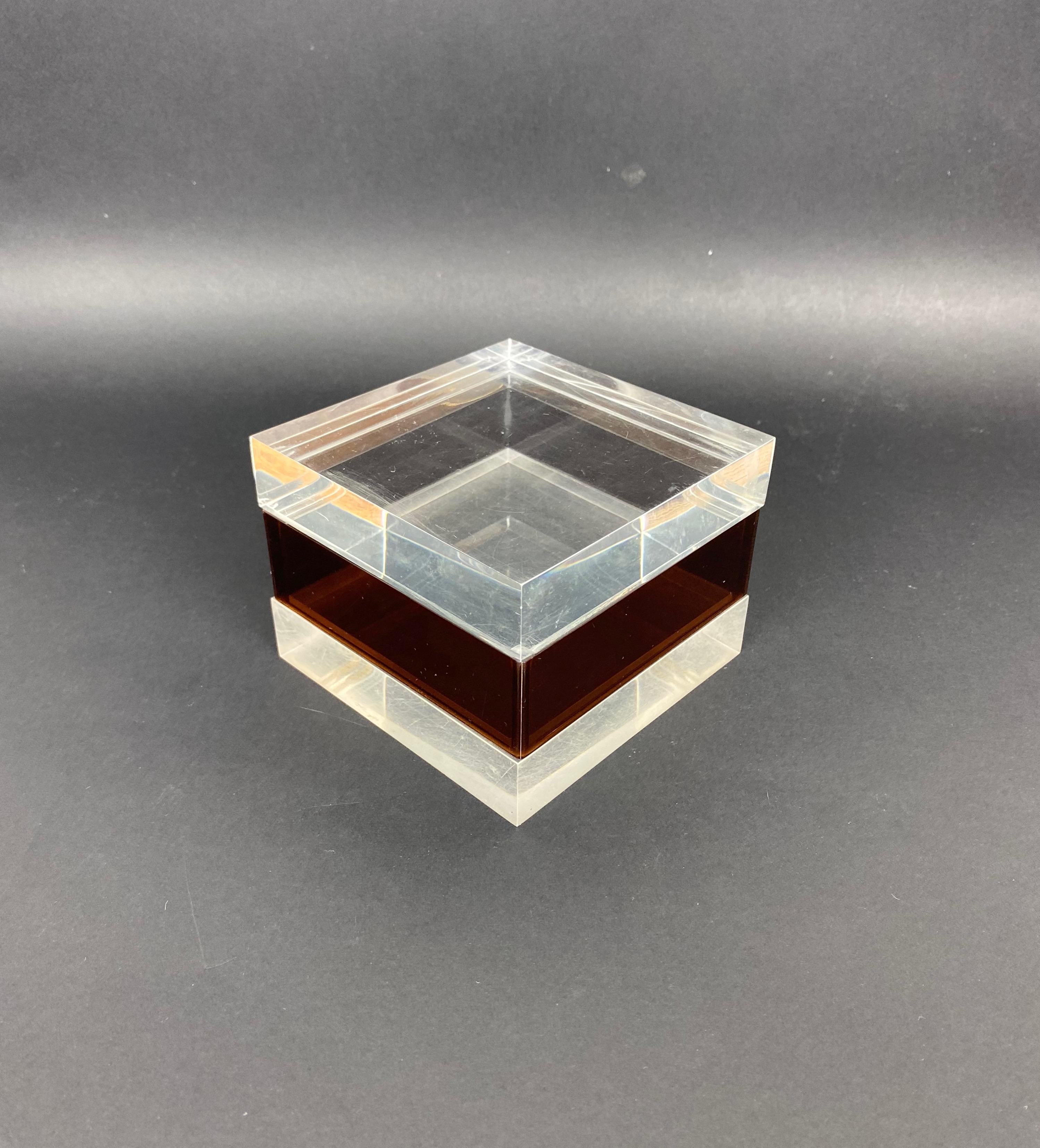 Cubic box in purple and transparent Lucite in the style of Alessandro Albrizzi, Italy, circa 1970.