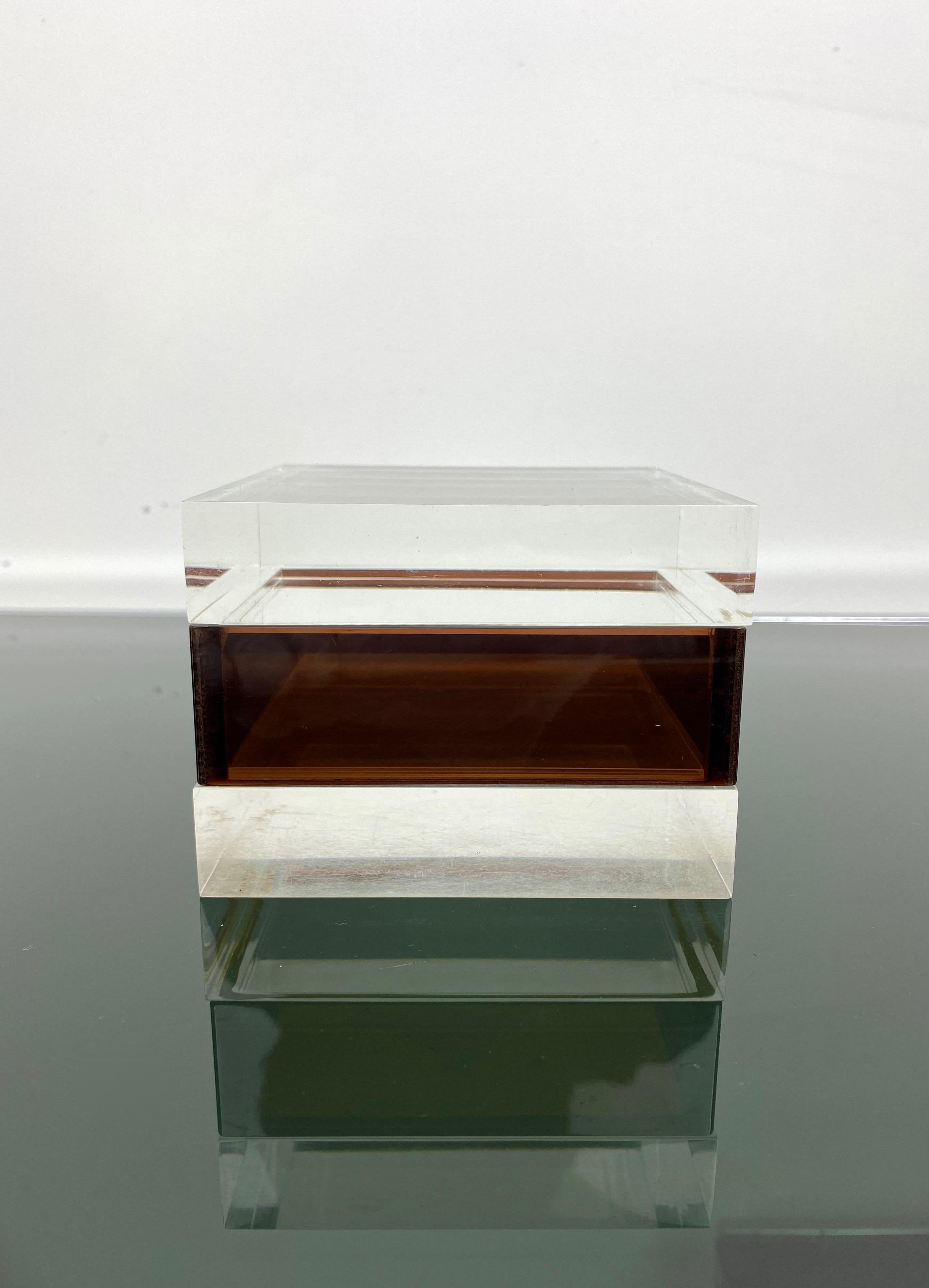 Cube Box in Lucite Alessandro Albrizzi Style, Italy, Mid-Century Modern, 1970s In Good Condition For Sale In Rome, IT