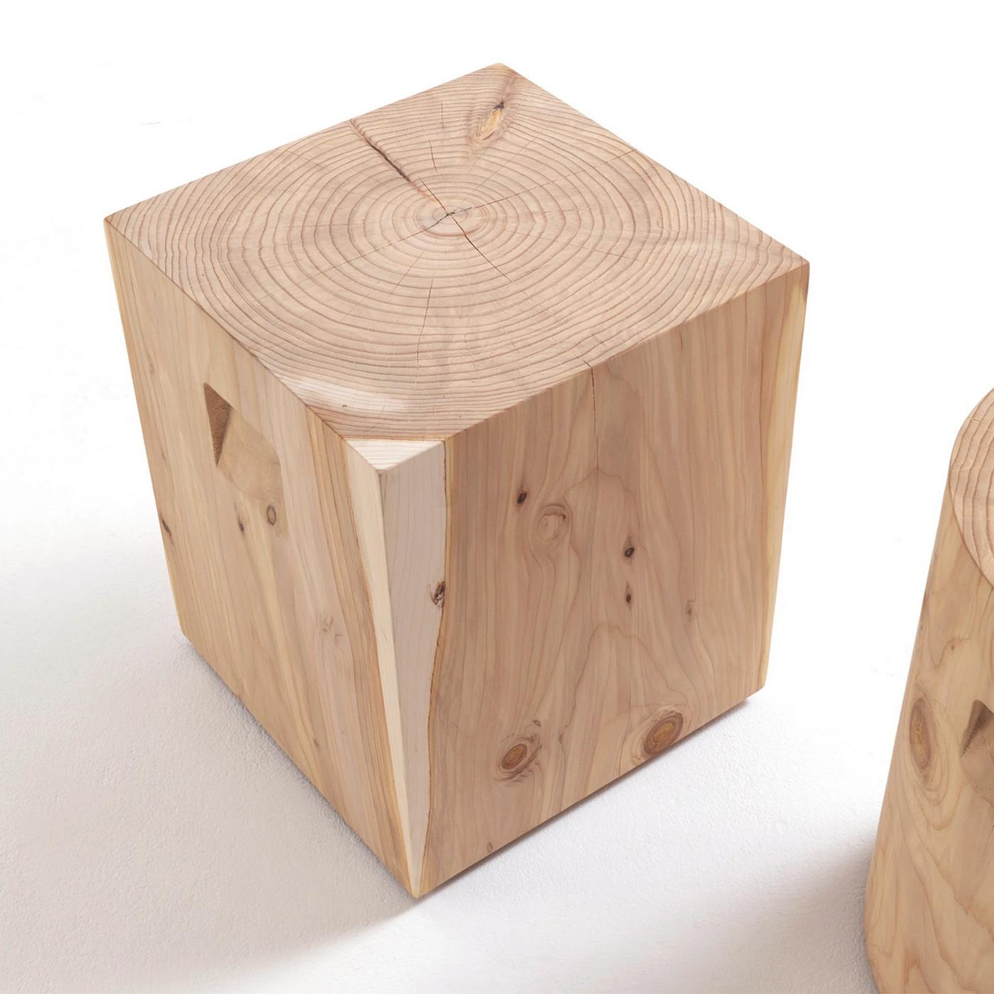 Cube Cedar Stool In New Condition In Paris, FR