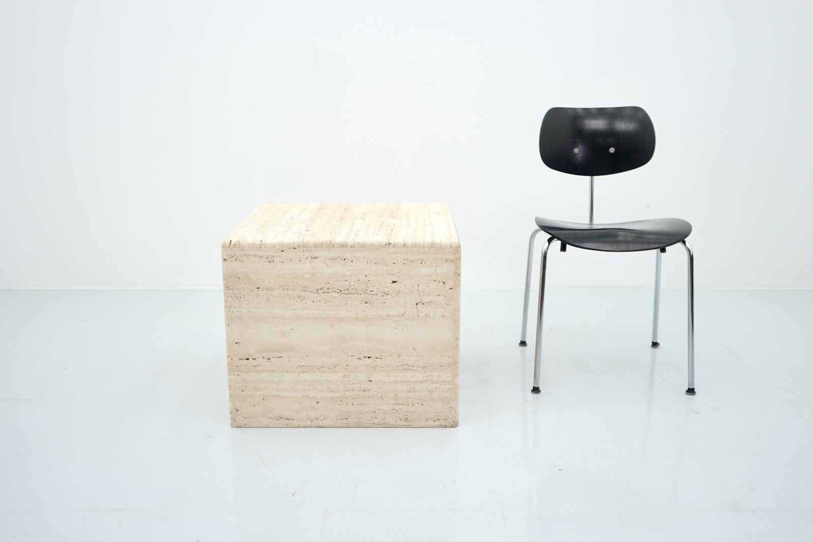 Late 20th Century Cube Coffee or Side Table in Italian Travertine, 1970s
