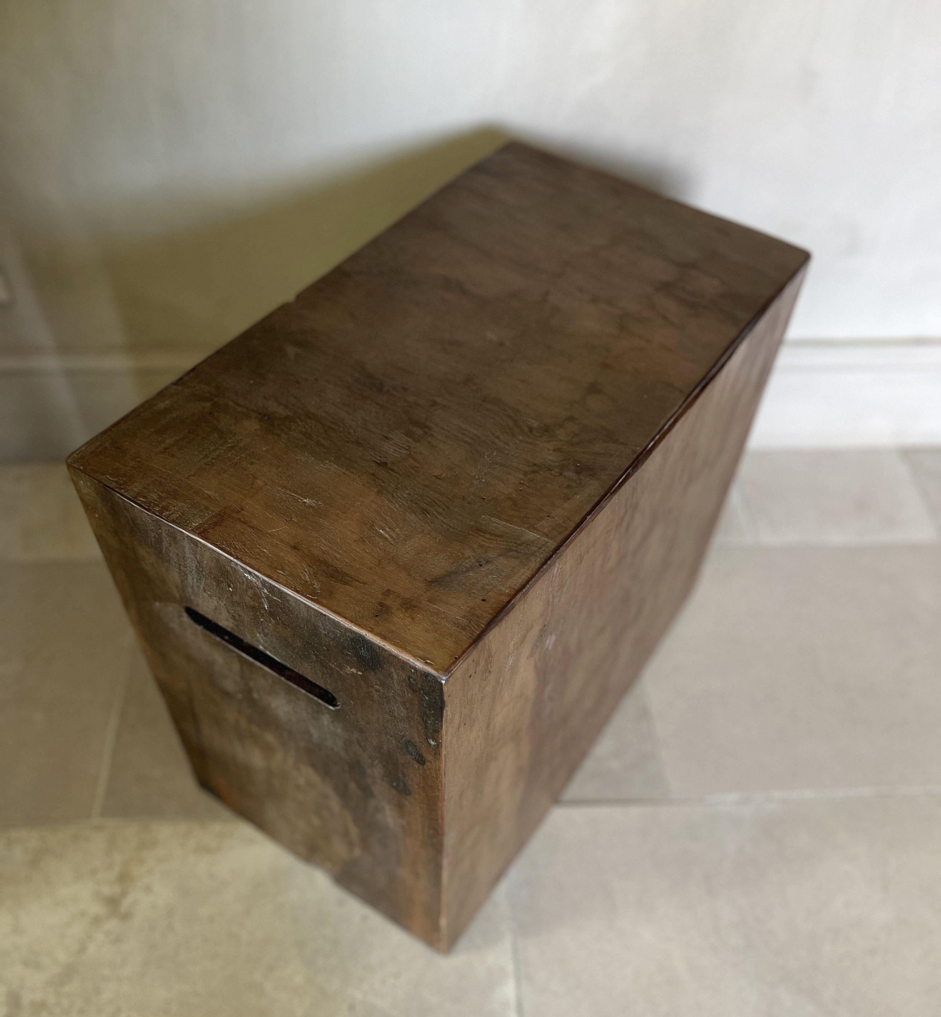 Hand-Crafted Cube custom Sidetable 18th Century Walnut For Sale