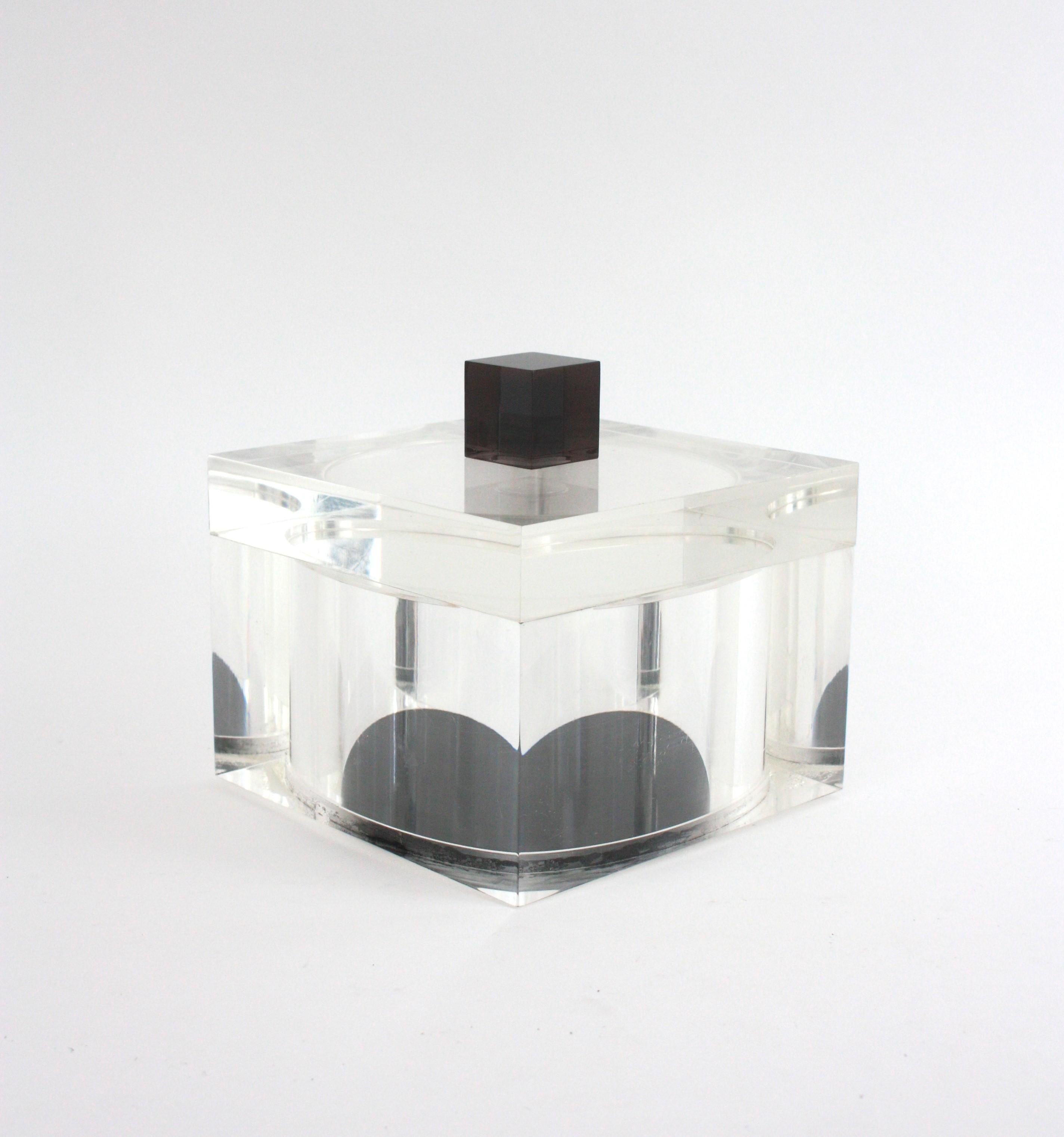 Caja decorativa cúbica de lucita transparente y negra, 1970 en venta 3