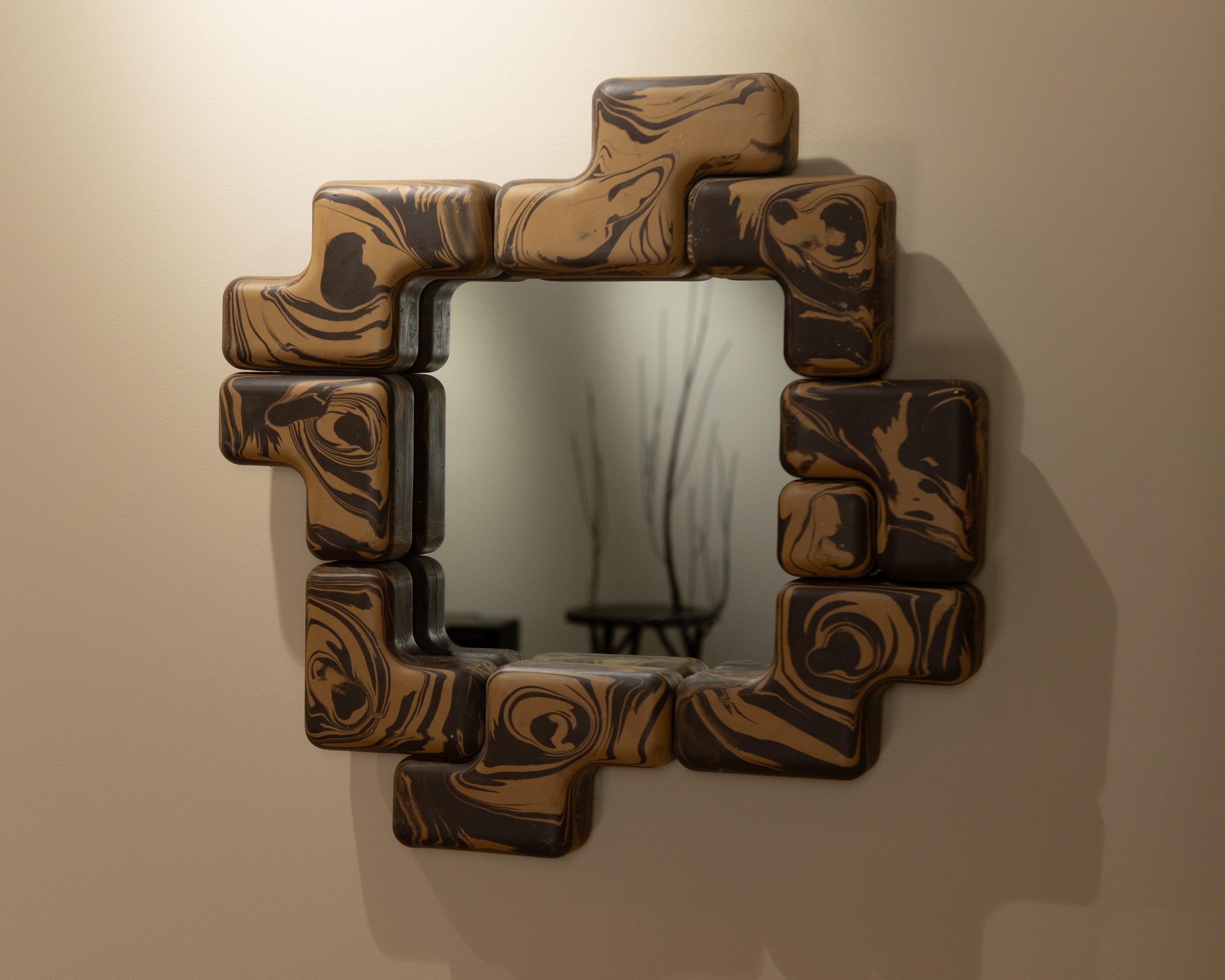 Specchio Cube Fit - Marrone su marmo marrone In condizioni Nuovo in vendita a Saint Louis, MO