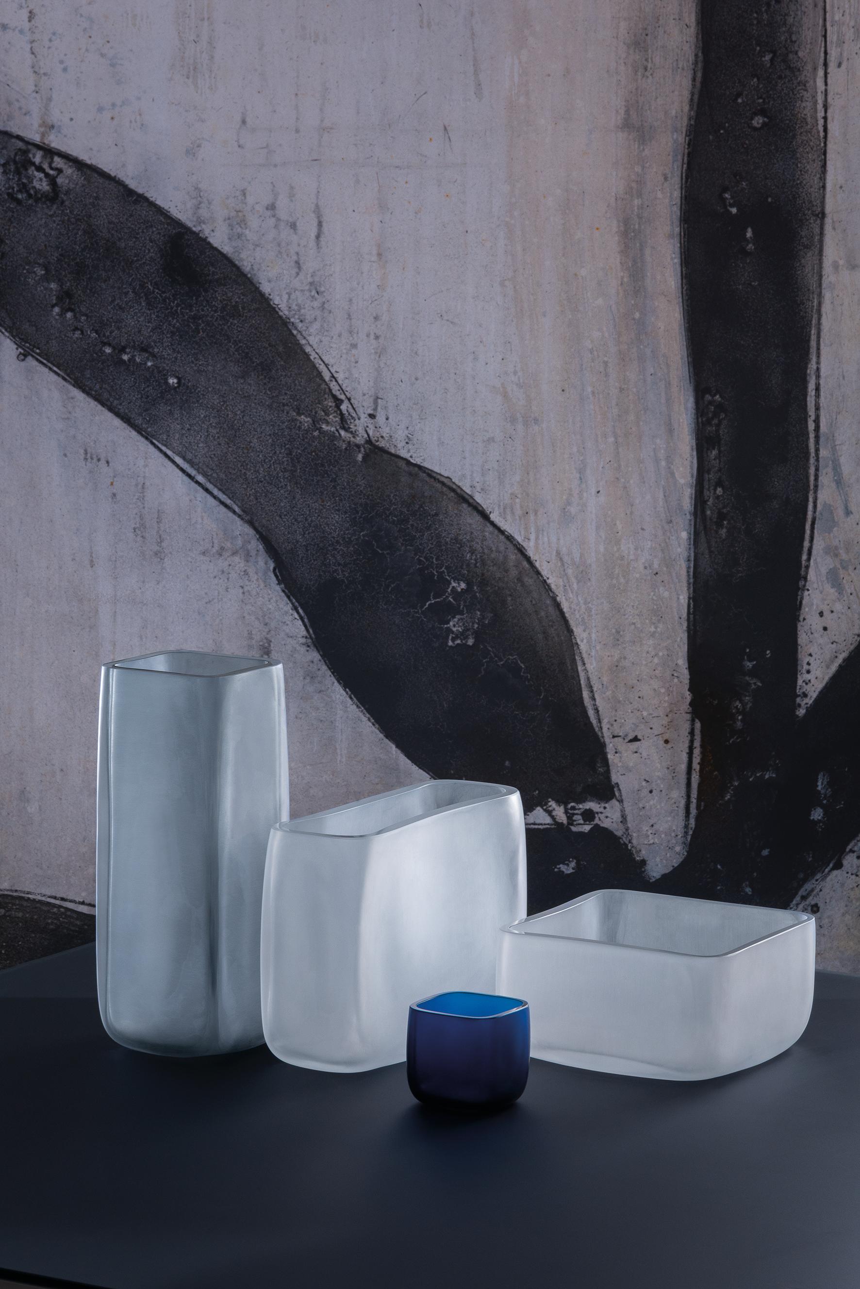 Cube Grey Vase by Purho In New Condition For Sale In Geneve, CH