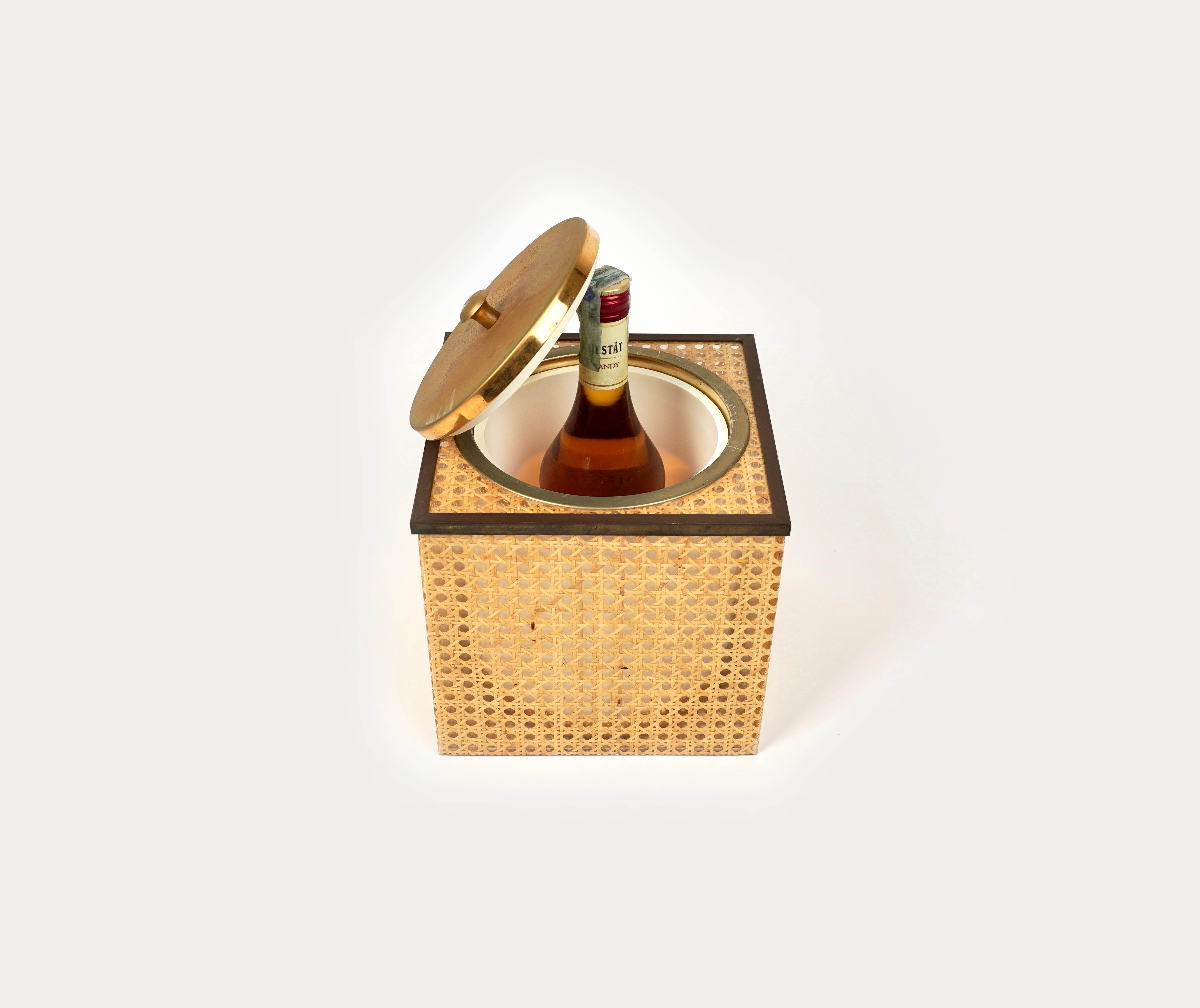 Cube Ice Bucket in Lucite, Rattan and Brass Christian Dior Style, Italy, 1970s For Sale 3