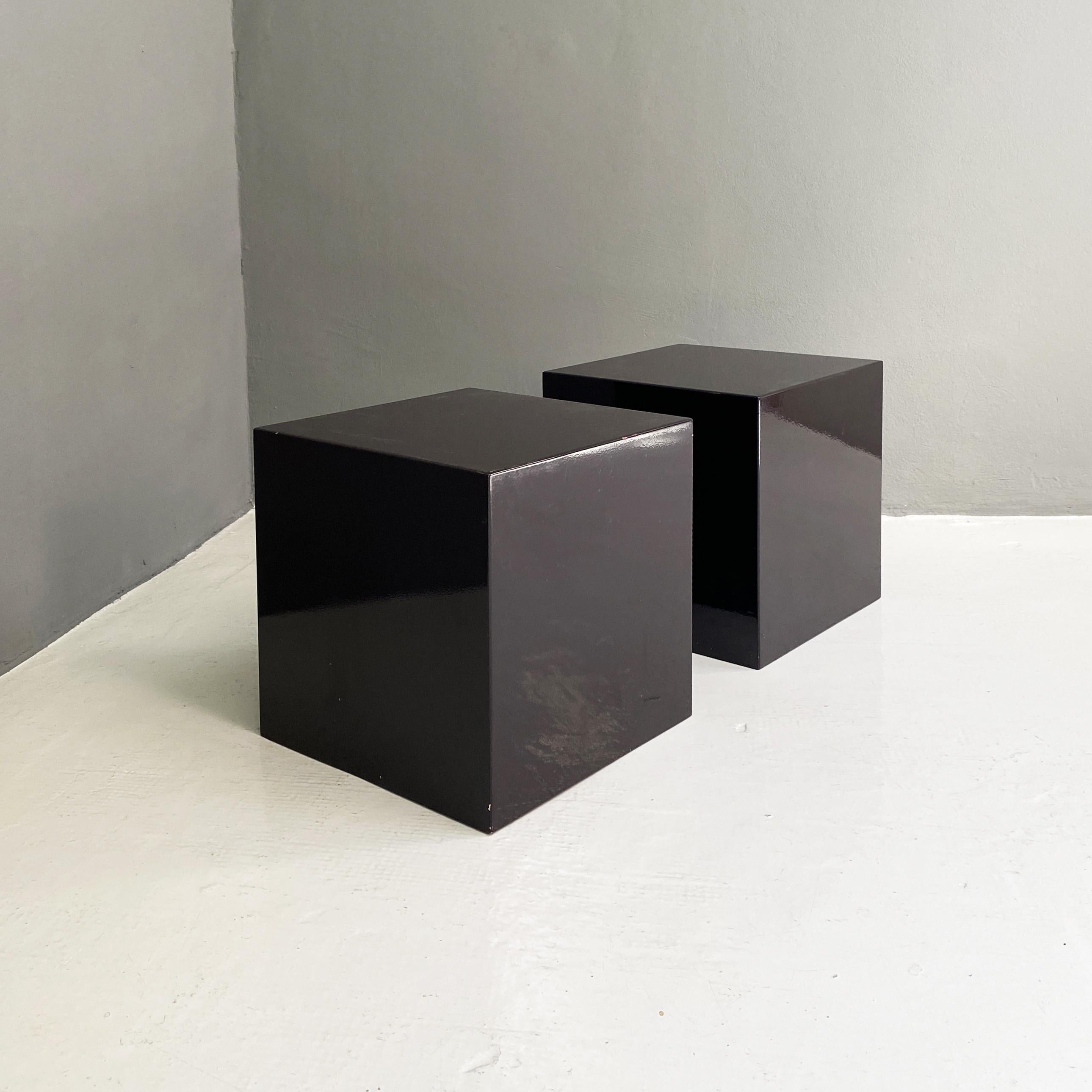 Late 20th Century Cube-Shaped Coffee Tables or Bedside Tables in Dark Brown Lacquered Wood, 1990s 