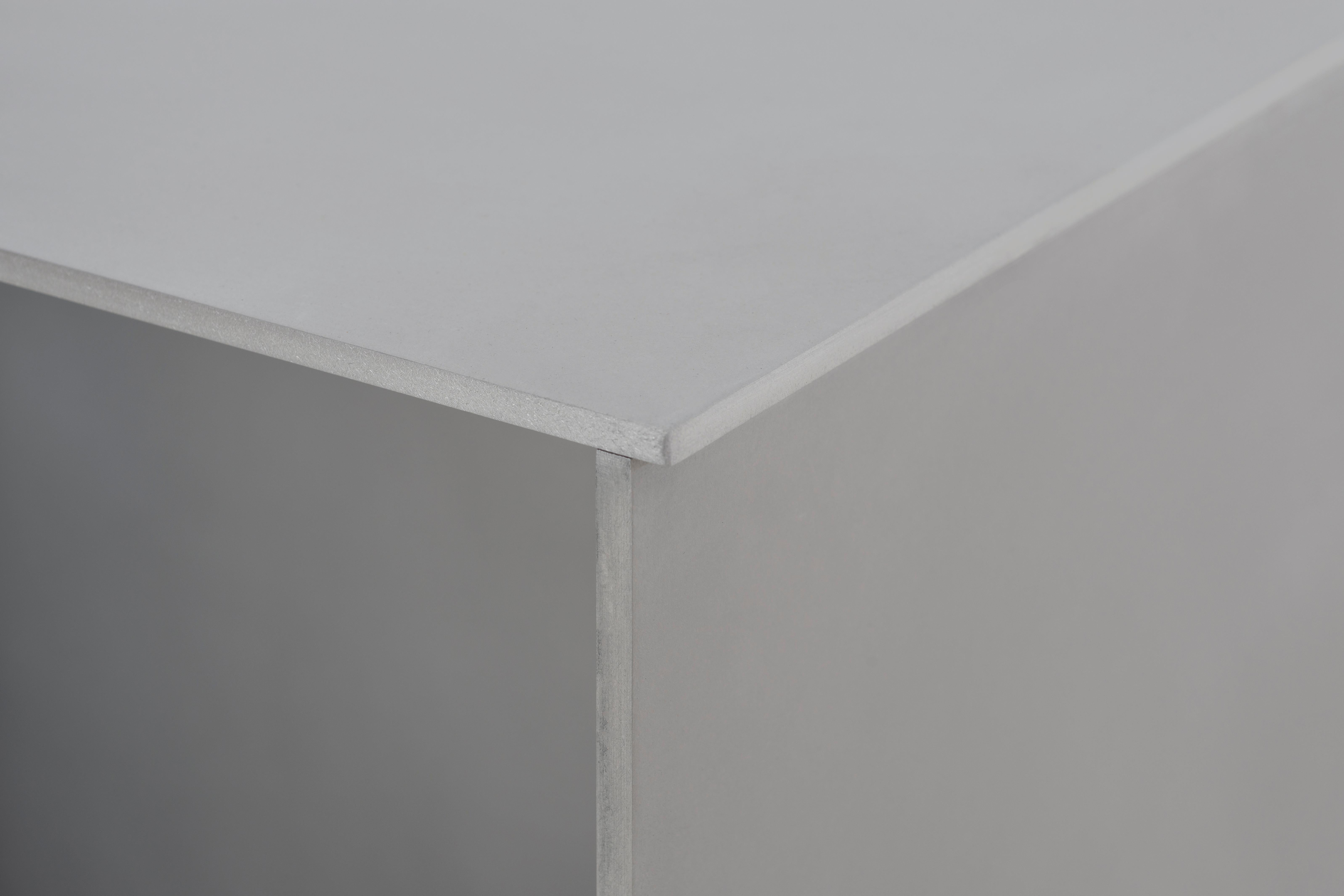 Autre Table d'appoint cubique en plaque d'aluminium ciré de Jonathan Nesci en vente