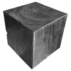 Table d'appoint cubique, bois de Mango, finition organique moderne, brûlée